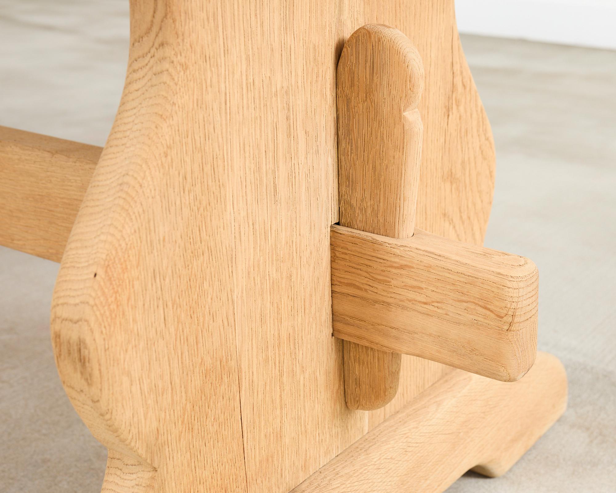 Table de salle à manger à tréteaux en chêne blanchi de style rustique français en vente 7