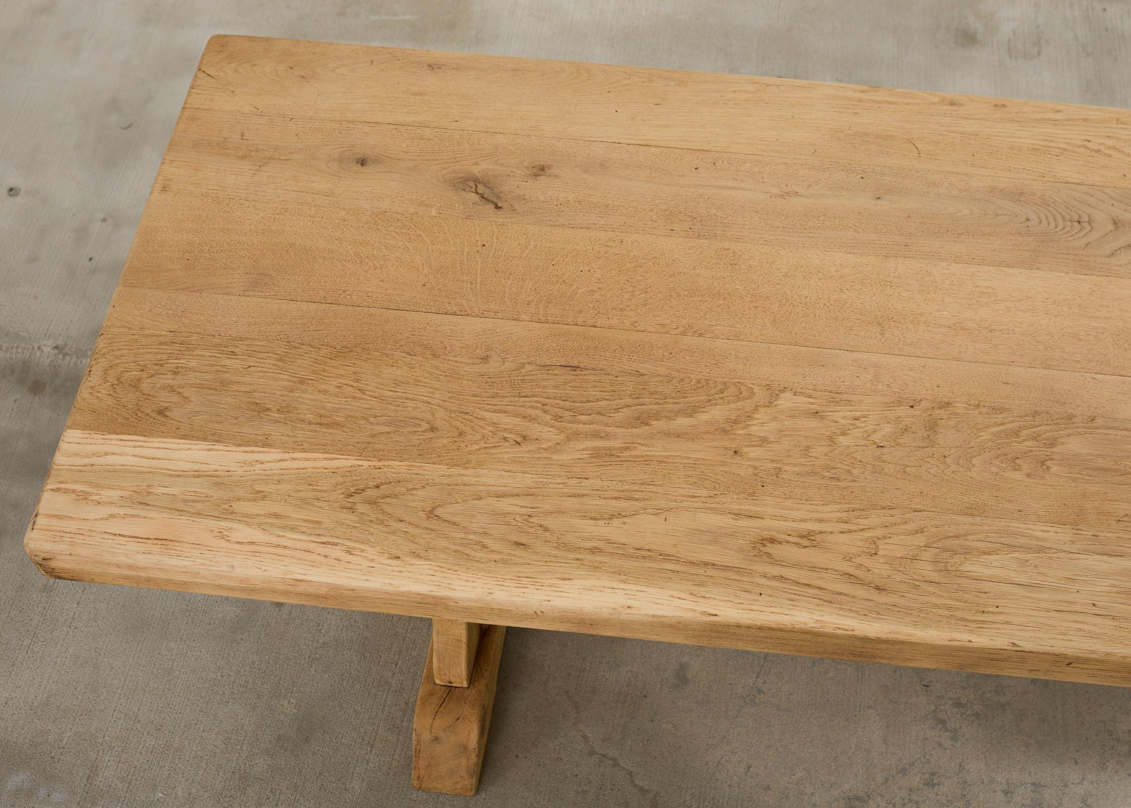 Table de salle à manger à tréteaux en chêne blanchi de style rustique français Bon état - En vente à Rio Vista, CA