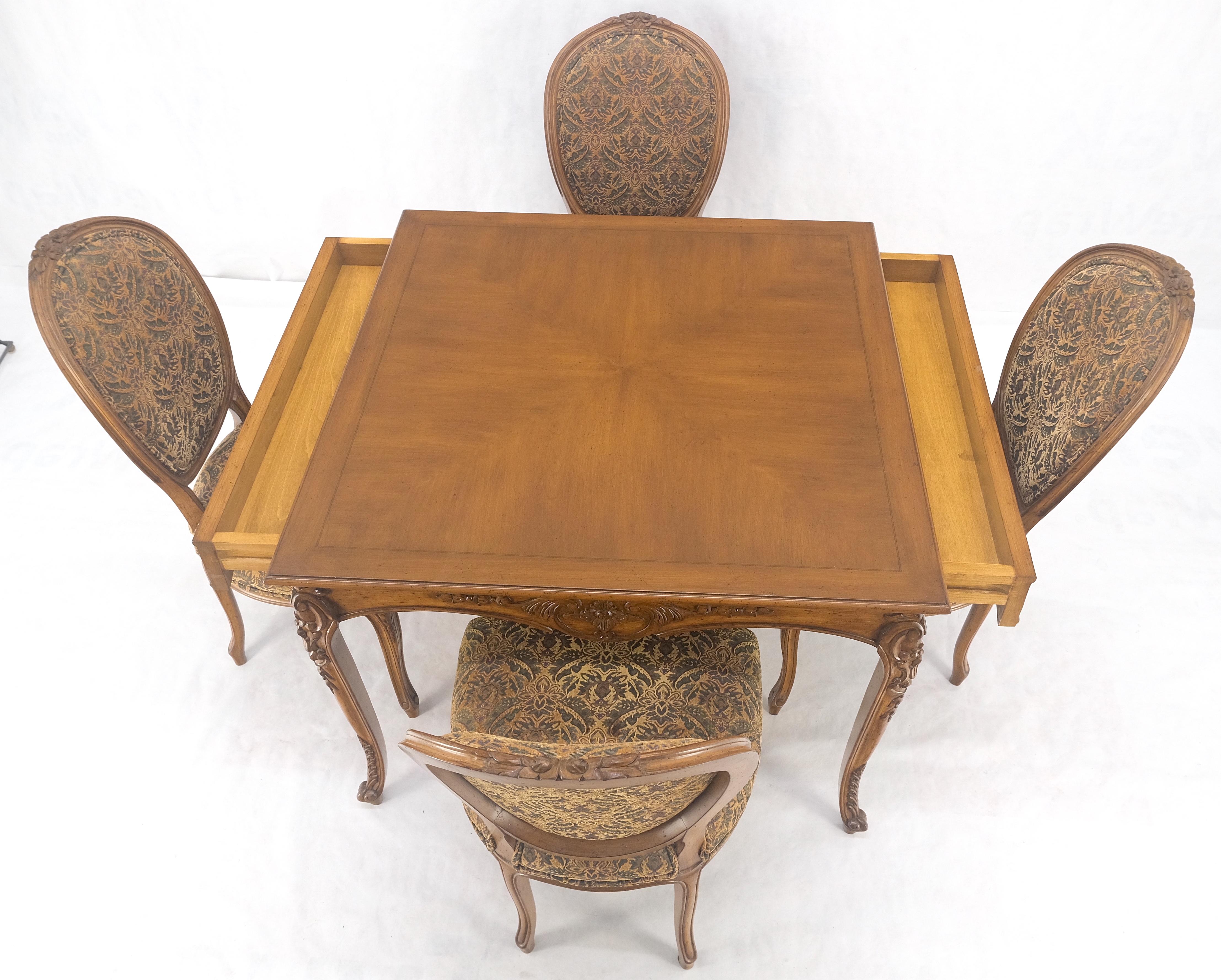 Table de jeu de salle à manger italienne sculptée à deux tiroirs et 4 chaises MINT ! Bon état - En vente à Rockaway, NJ