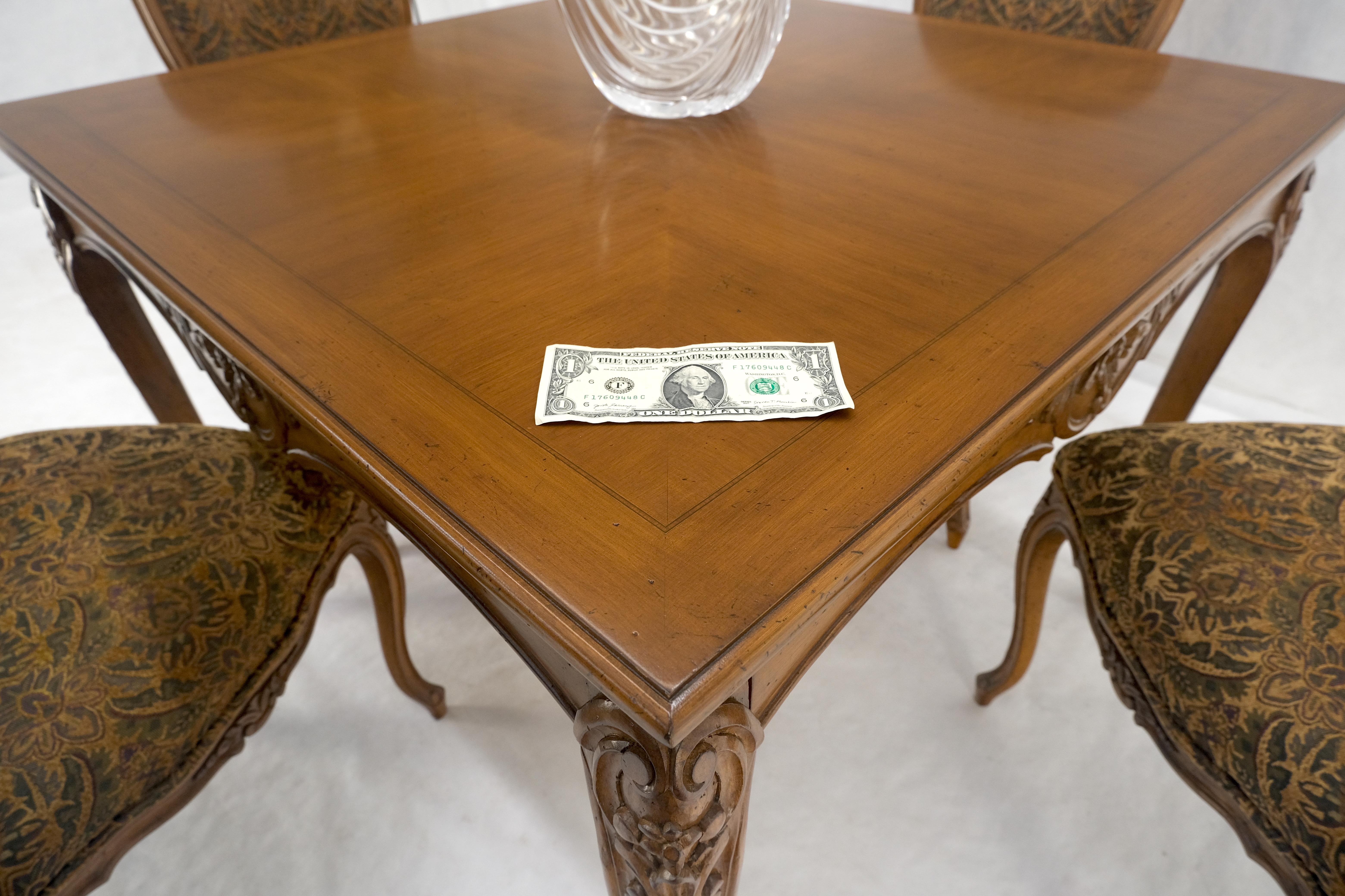 Table de jeu de salle à manger italienne sculptée à deux tiroirs et 4 chaises MINT ! en vente 2