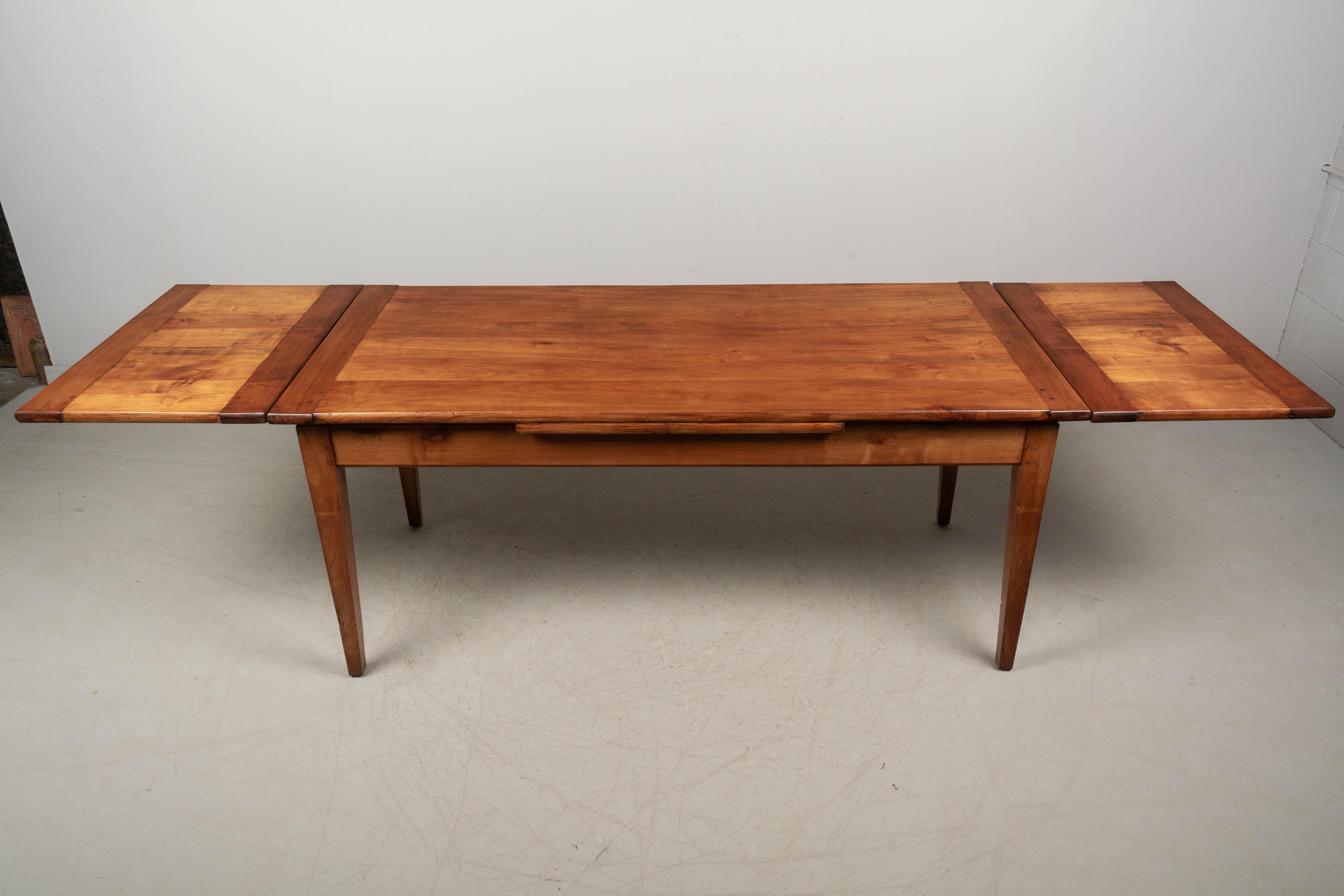 Country French Cherry Farm Table or Extension Dining Table In Good Condition In Winter Park, FL