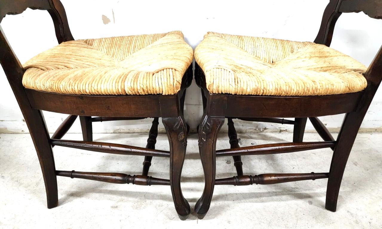 Jonc Chaises de salle à manger de style campagnard français à assise en jonc et à dos d'échelle du milieu du siècle ''6''. en vente