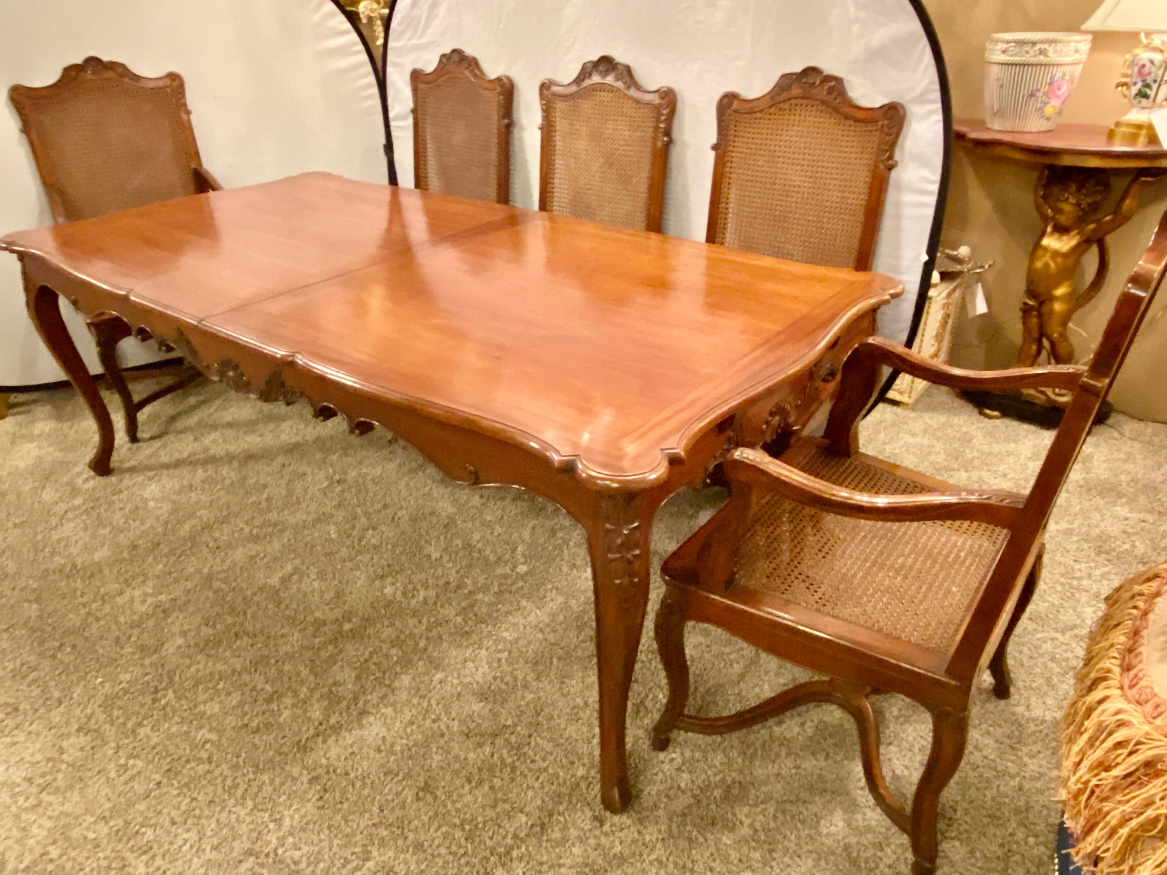 Country French Dining Set Table And 8 Chairs Finely Carved Fine Condition At 1stdibs