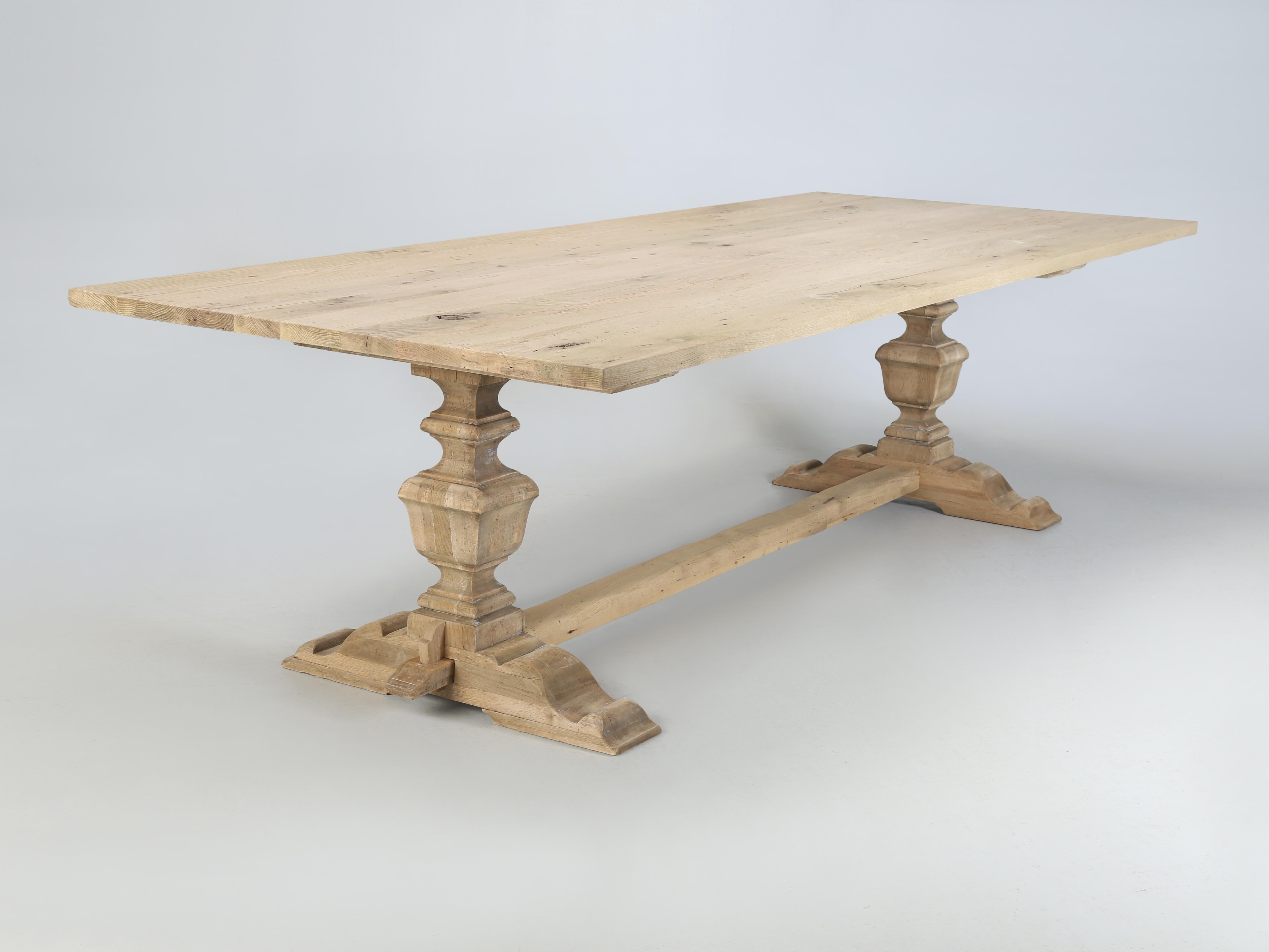 Table de salle à manger de style campagnard français avec magnifique plateau en chêne rustique 3