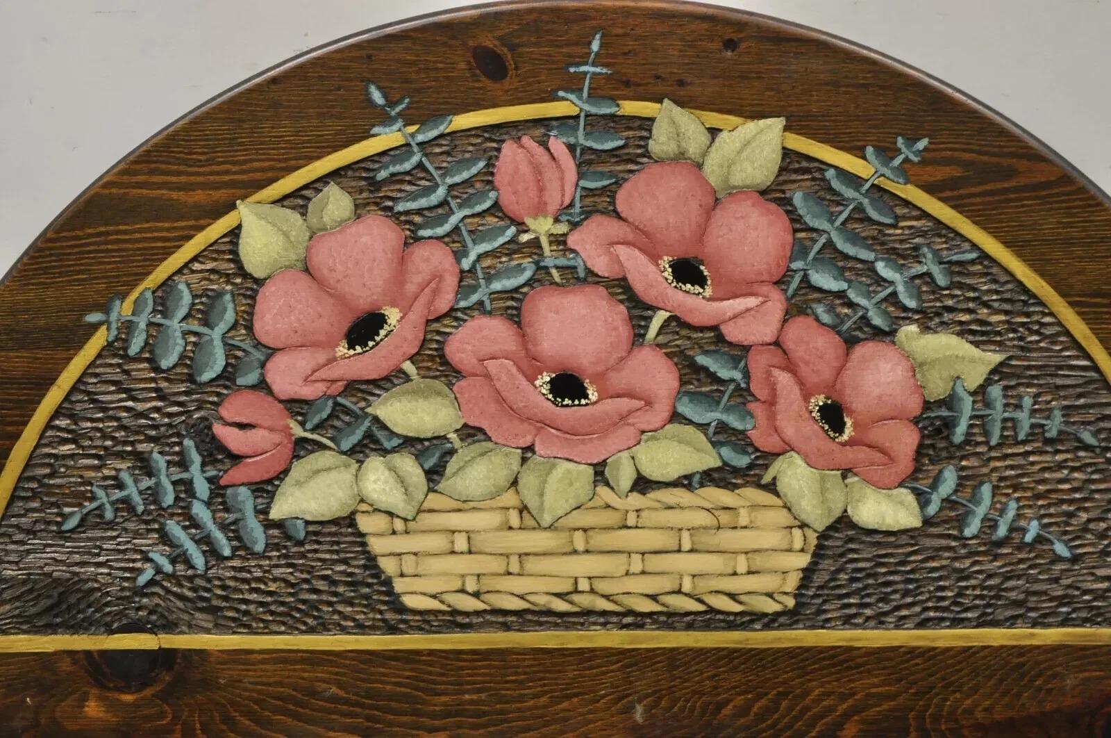 Country Panneau d'art mural en pin sculpté Bouquet de fleurs - une paire en vente