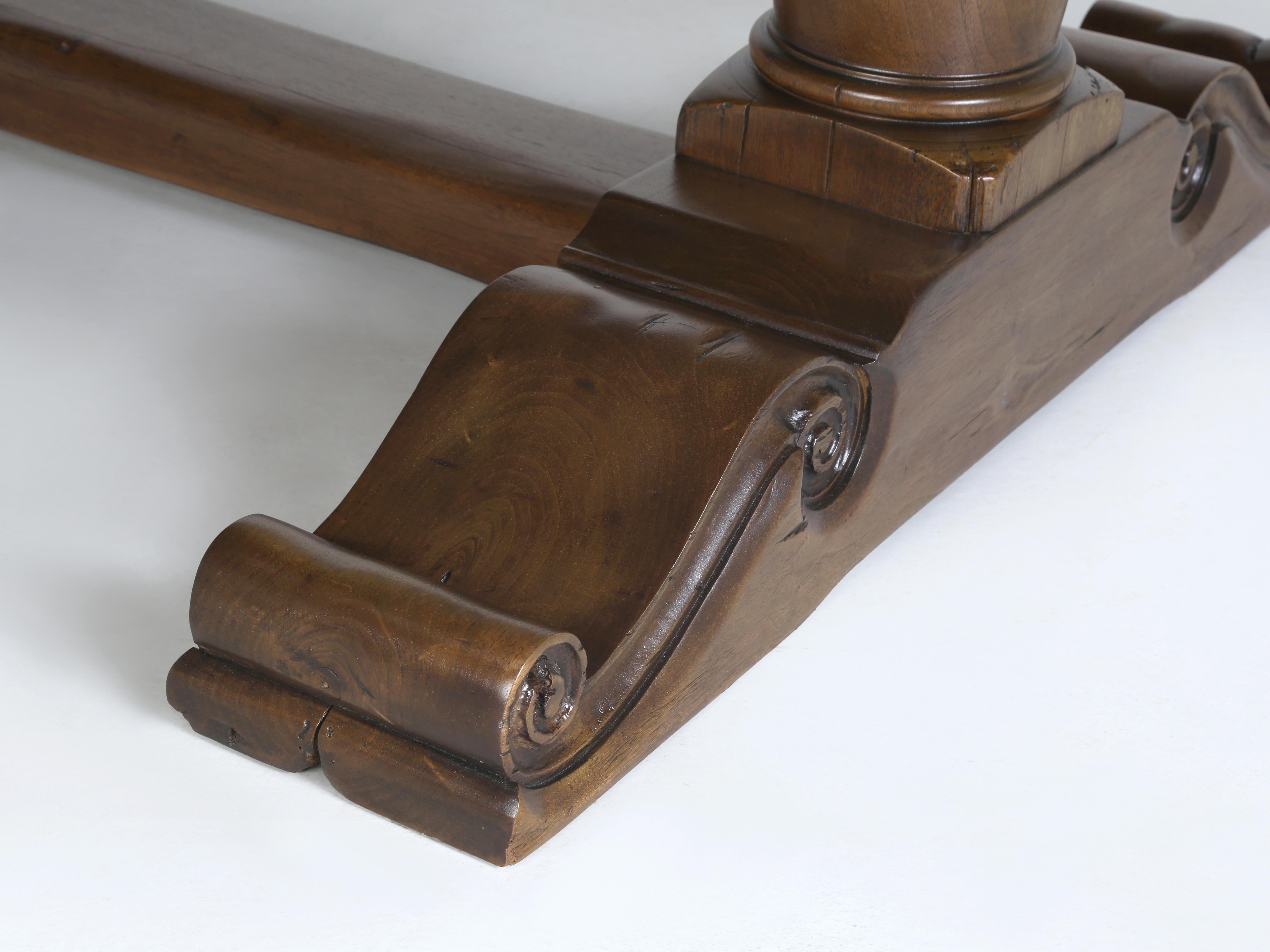 Table de salle à manger d'inspiration française par Old Plank, fabriquée à la main sur commande en vente 6