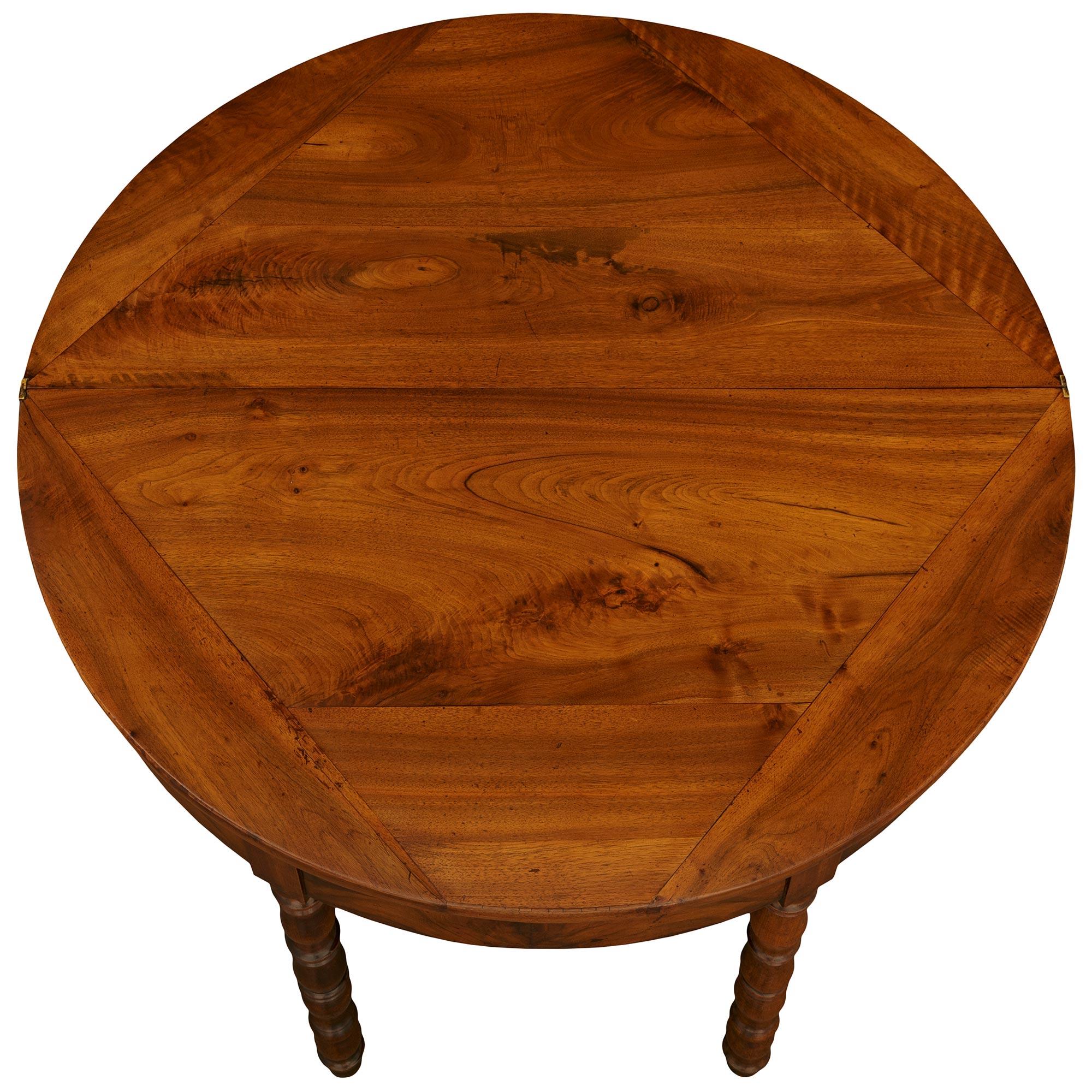 Mesa de comedor/consola de campo francesa de nogal del siglo XIX en venta 5