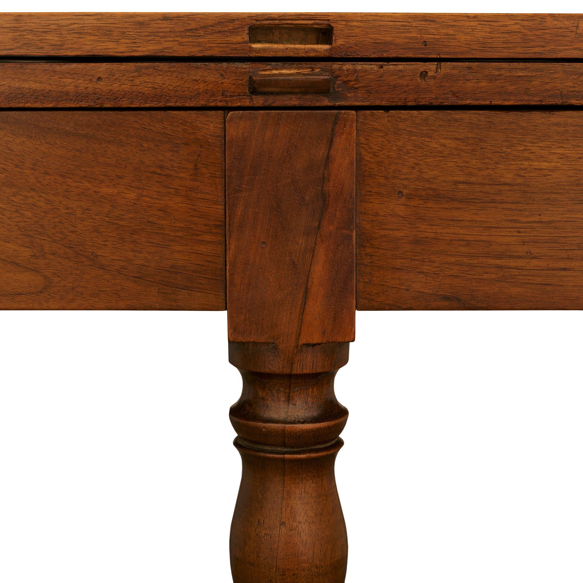 Mesa de comedor/consola de campo francesa de nogal del siglo XIX Nogal en venta