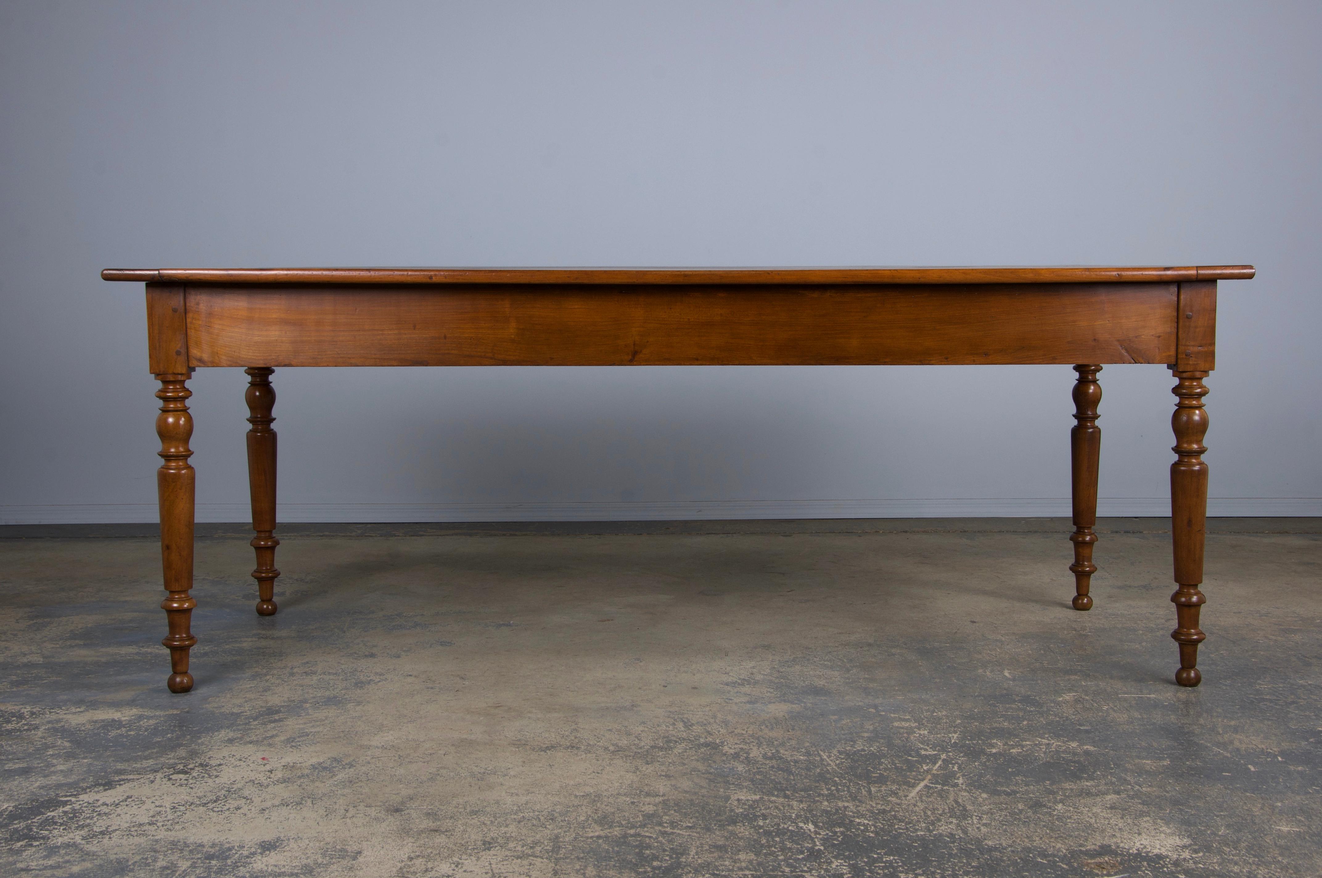 Country French Louis Philippe Style Provincial Maple Dining Table In Good Condition In Astoria, NY