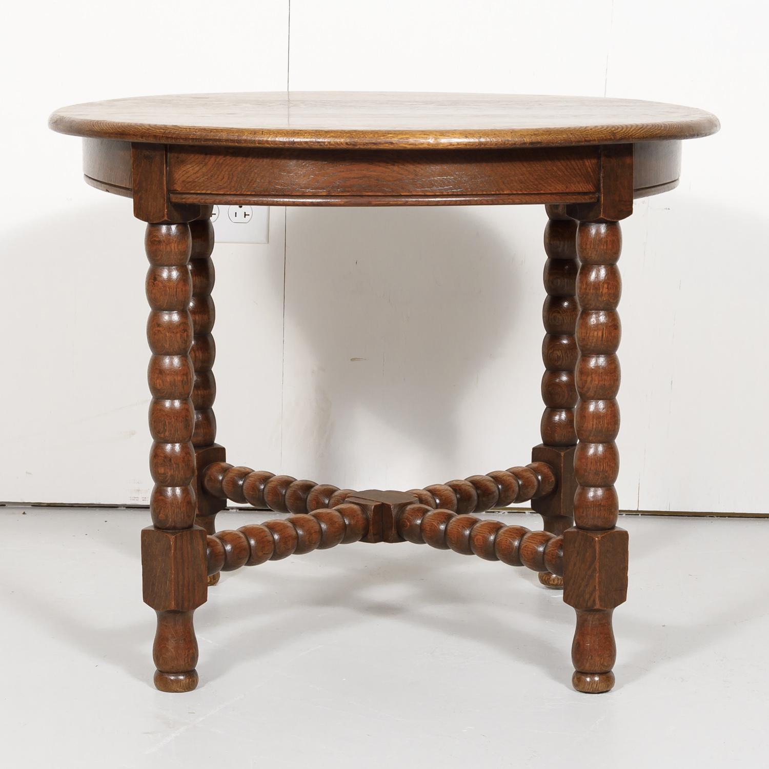 Country French Louis XIII Style Oak Round Bobbin Leg Side Table In Good Condition In Birmingham, AL