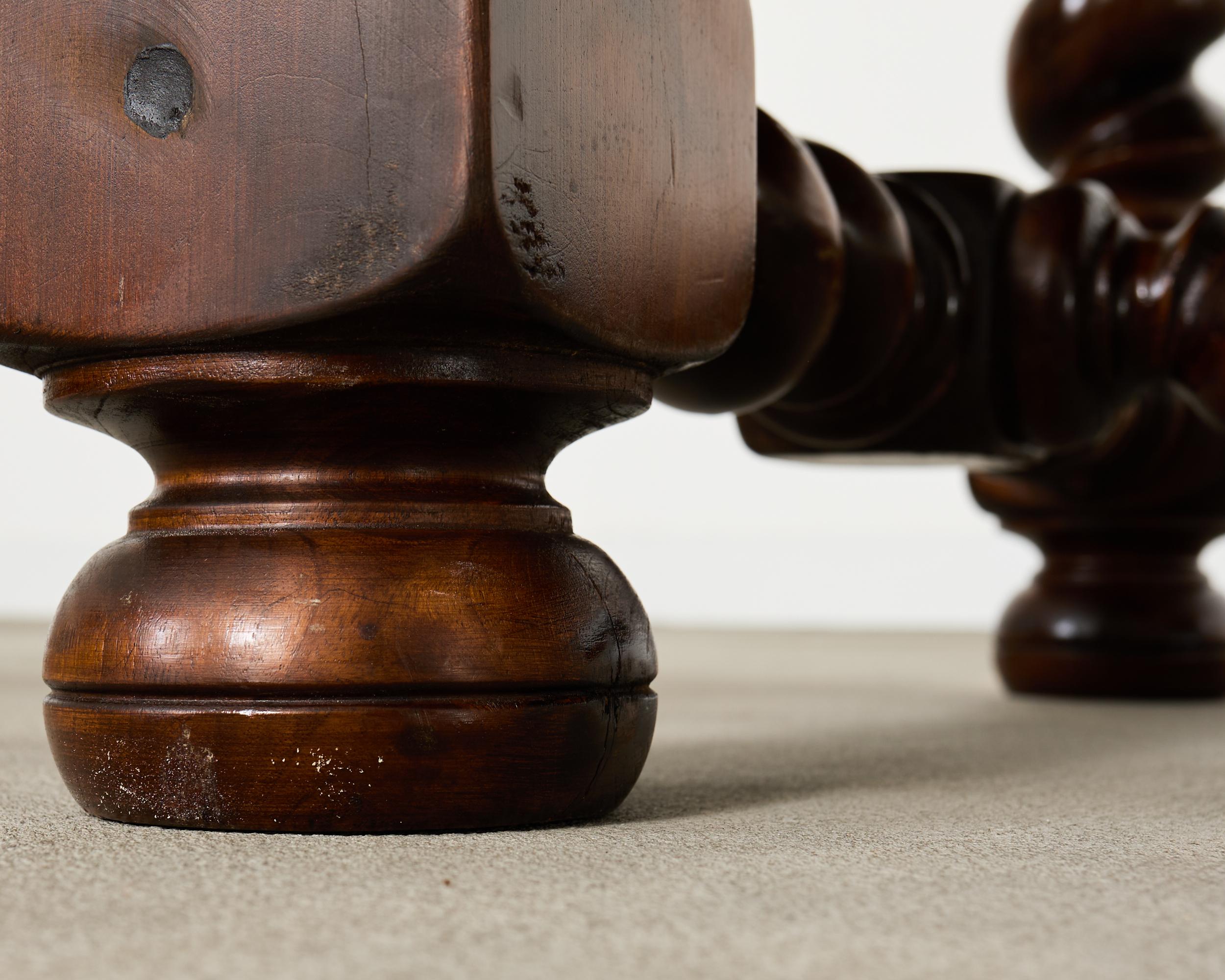Table de salle à manger à tréteaux en chêne français Farmhouse Barley Twist en vente 6