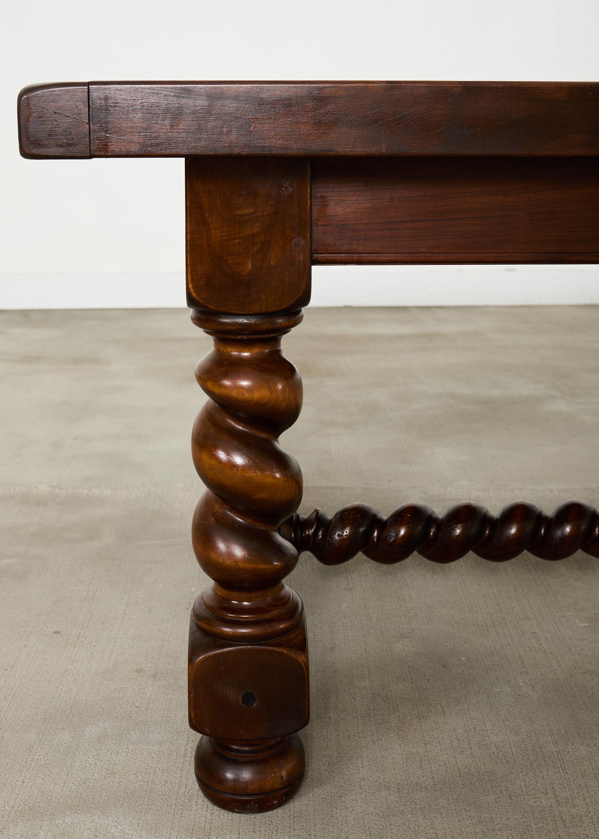 Table de salle à manger à tréteaux en chêne français Farmhouse Barley Twist en vente 7