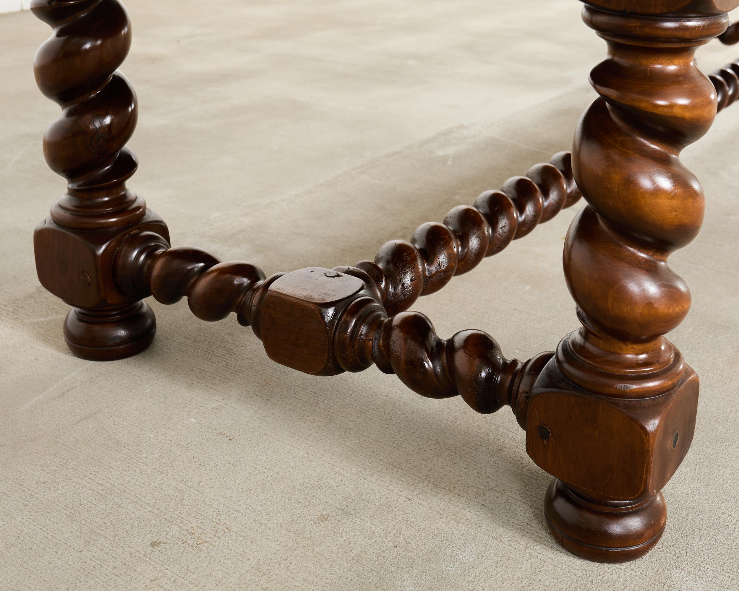 Table de salle à manger à tréteaux en chêne français Farmhouse Barley Twist en vente 8