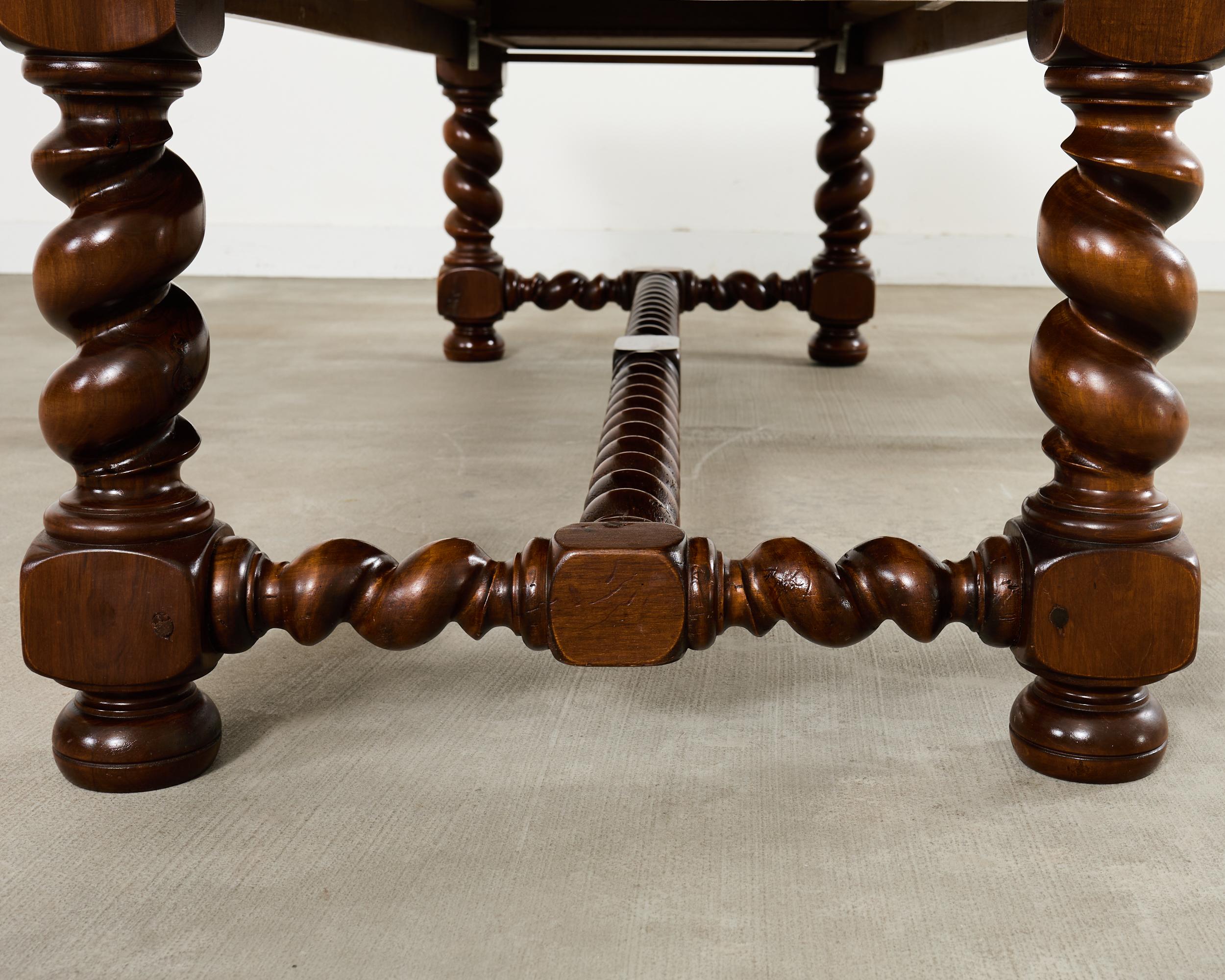 Table de salle à manger à tréteaux en chêne français Farmhouse Barley Twist en vente 10