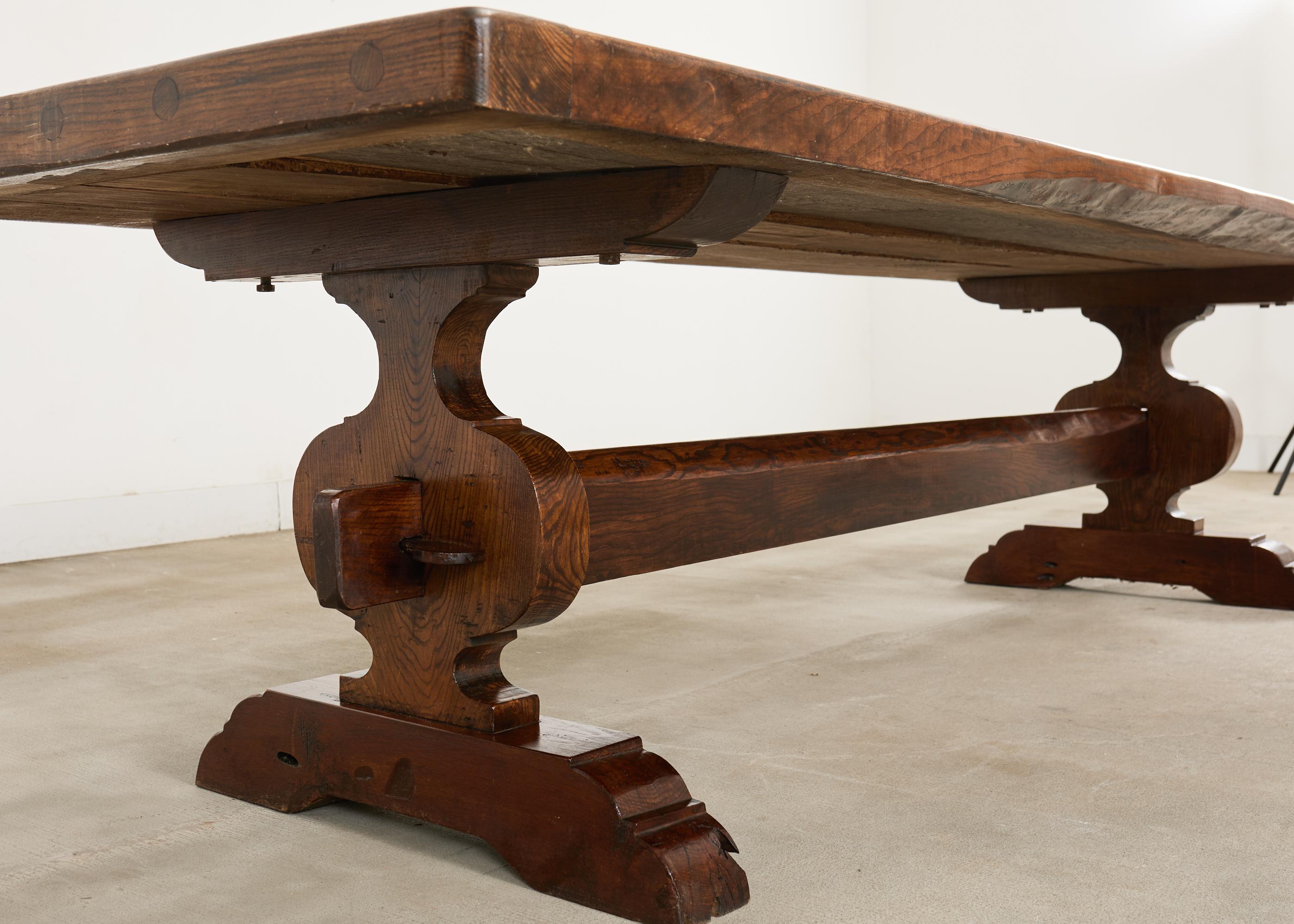 Land Französisch Eiche Bauernhaus Trestle Esstisch 9,8 Ft im Angebot 9