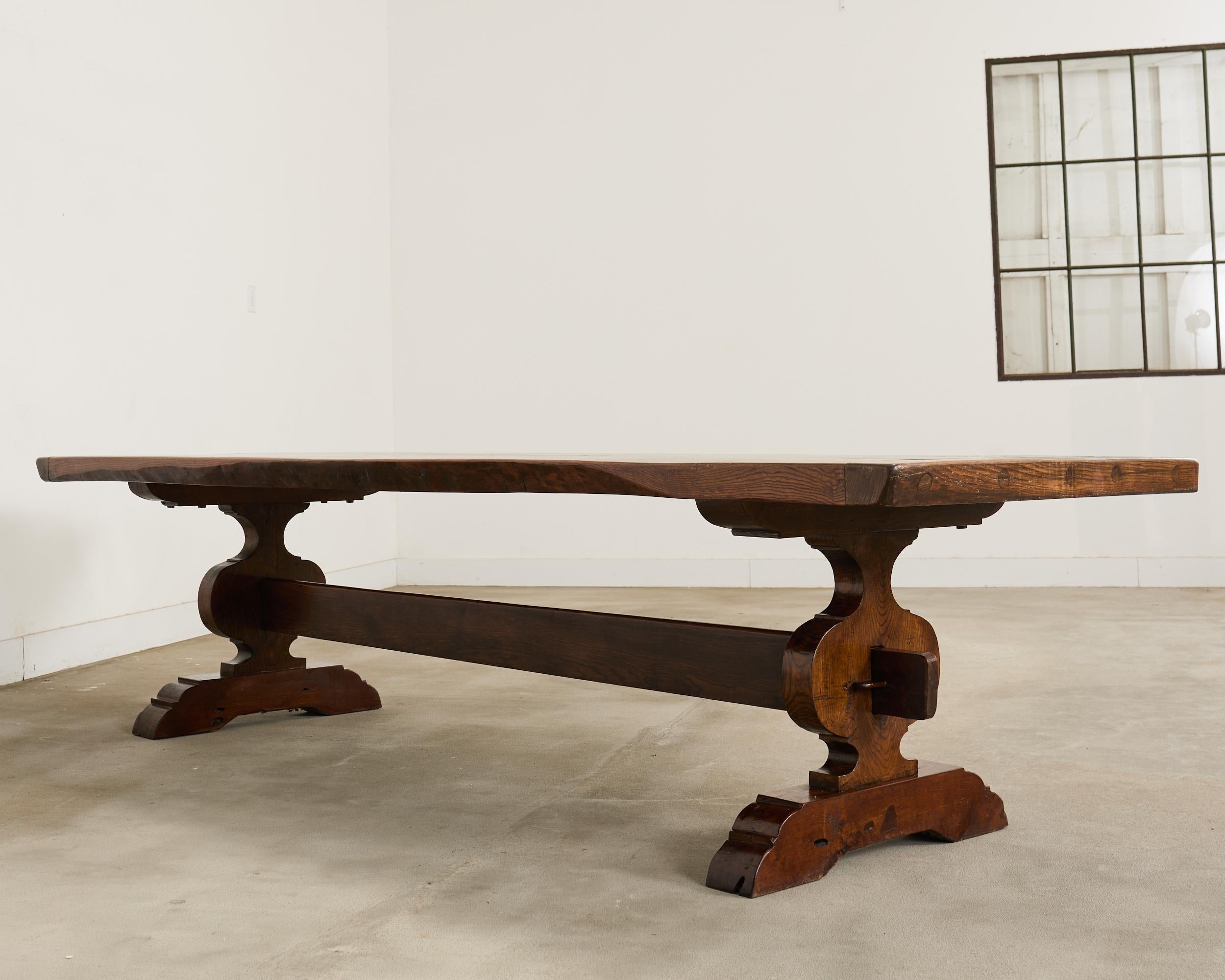 Land Französisch Eiche Bauernhaus Trestle Esstisch 9,8 Ft im Angebot 12