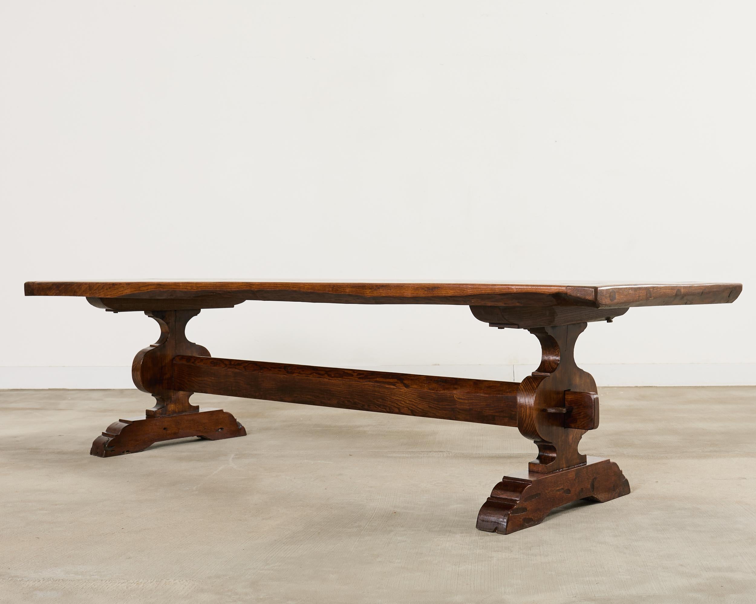 Land Französisch Eiche Bauernhaus Trestle Esstisch 9,8 Ft (Rustikal) im Angebot