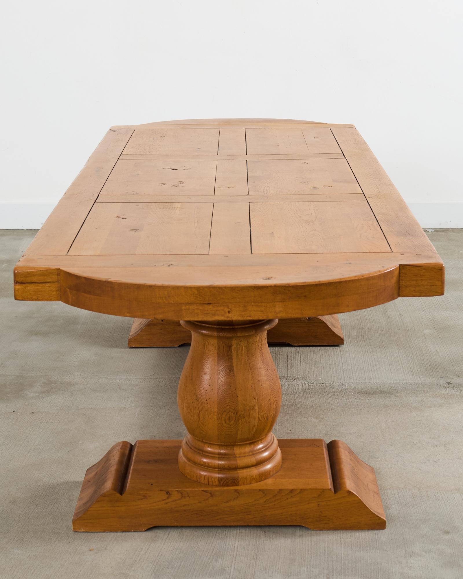 Table de salle à manger à tréteaux en chêne français Table de salle à manger à tréteaux en chêne français Table de salle à manger à tréteaux en chêne français Table de salle à manger à tréteaux en chêne français Table de salle à manger à tréteaux en chêne français en vente 8