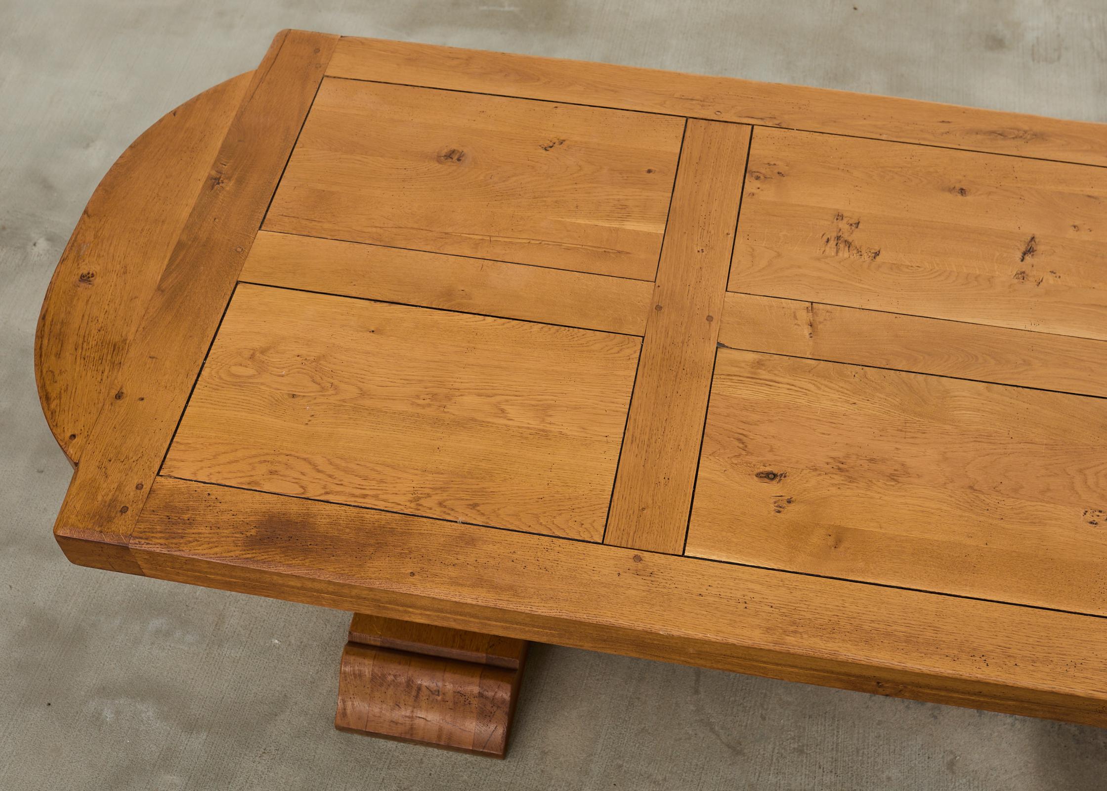 20ième siècle Table de salle à manger à tréteaux en chêne français Table de salle à manger à tréteaux en chêne français Table de salle à manger à tréteaux en chêne français Table de salle à manger à tréteaux en chêne français Table de salle à manger à tréteaux en chêne français en vente