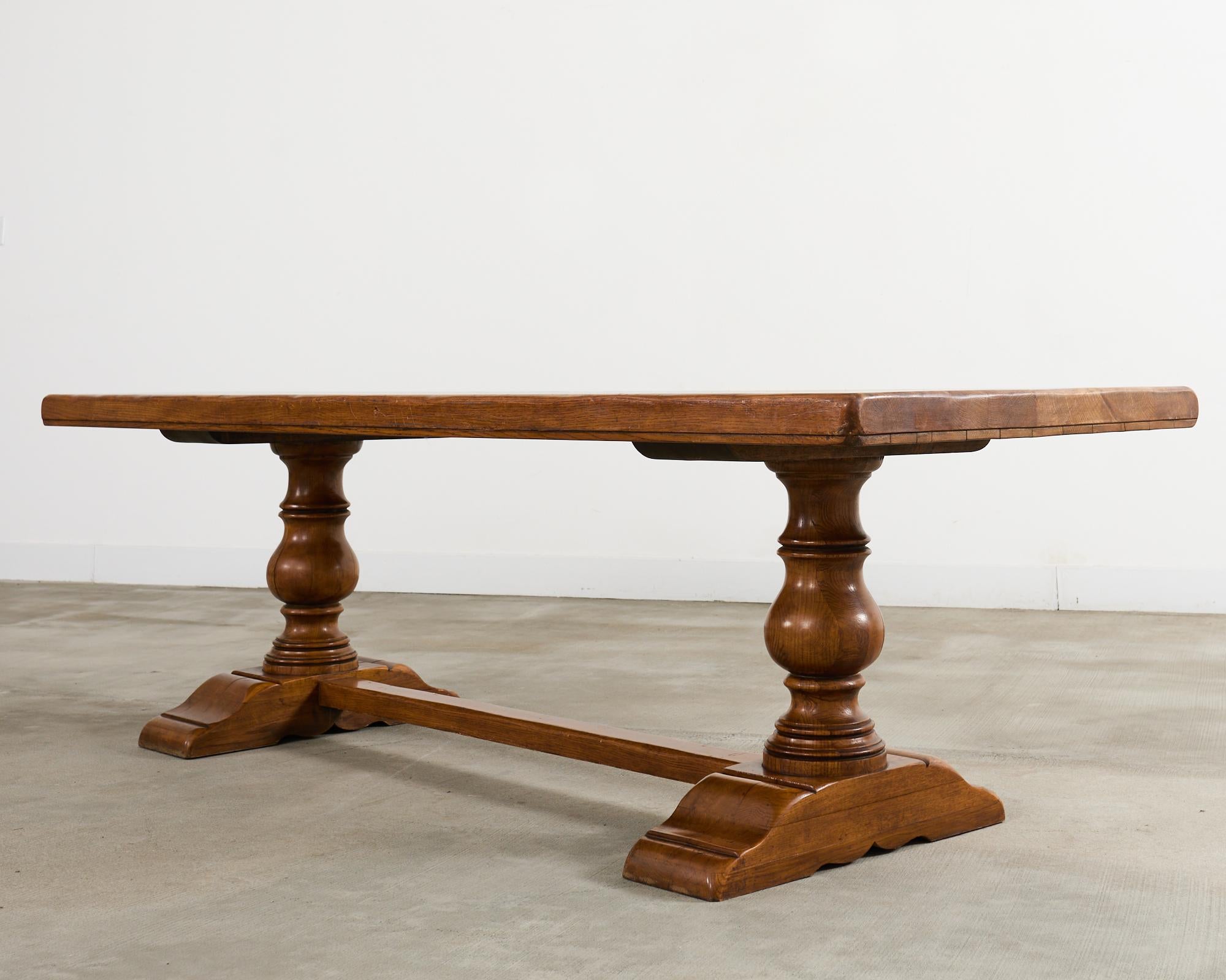 Table de salle à manger à tréteaux en chêne français Country French Oak Farmhouse Harvest Bon état - En vente à Rio Vista, CA