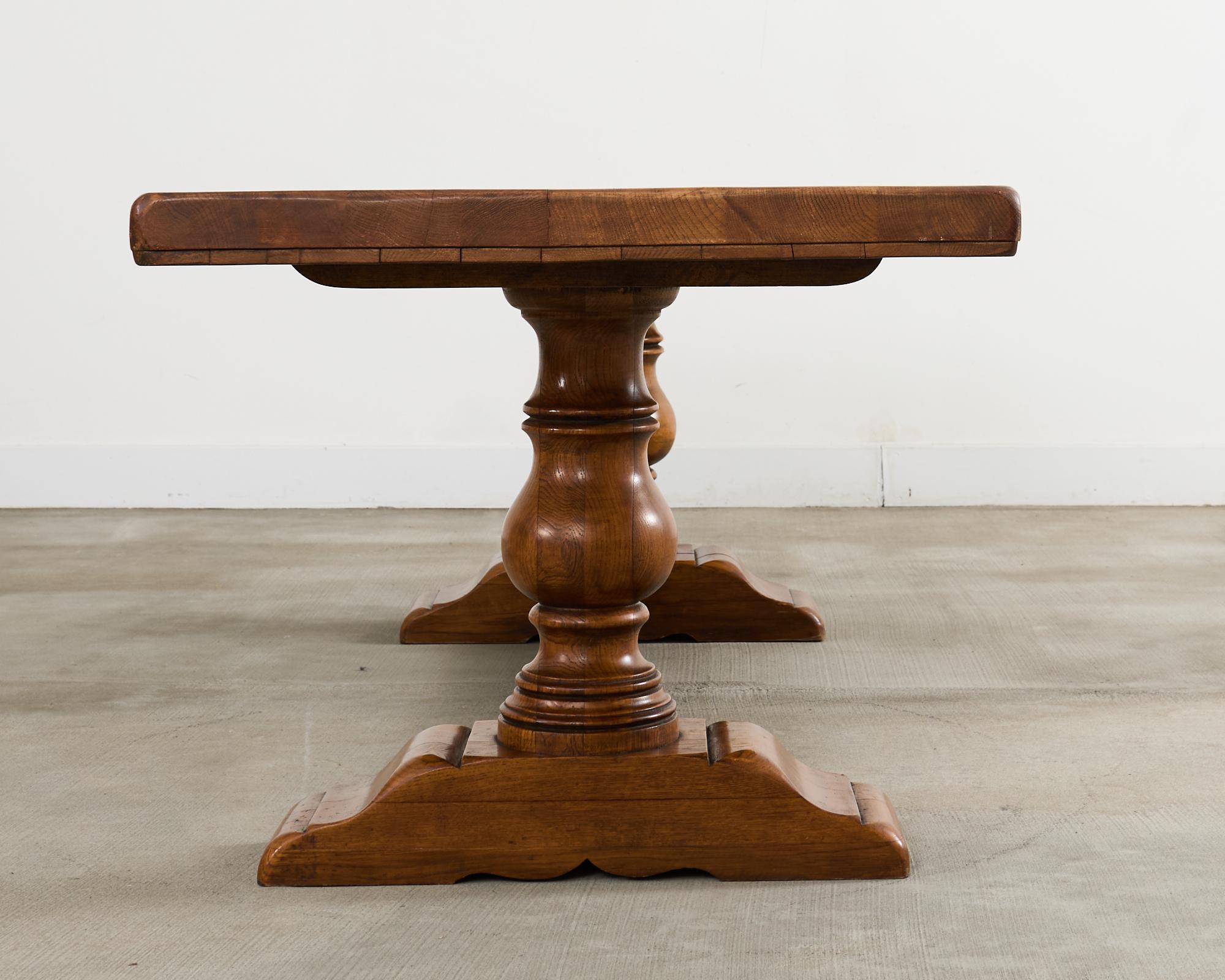 20ième siècle Table de salle à manger à tréteaux en chêne français Country French Oak Farmhouse Harvest en vente