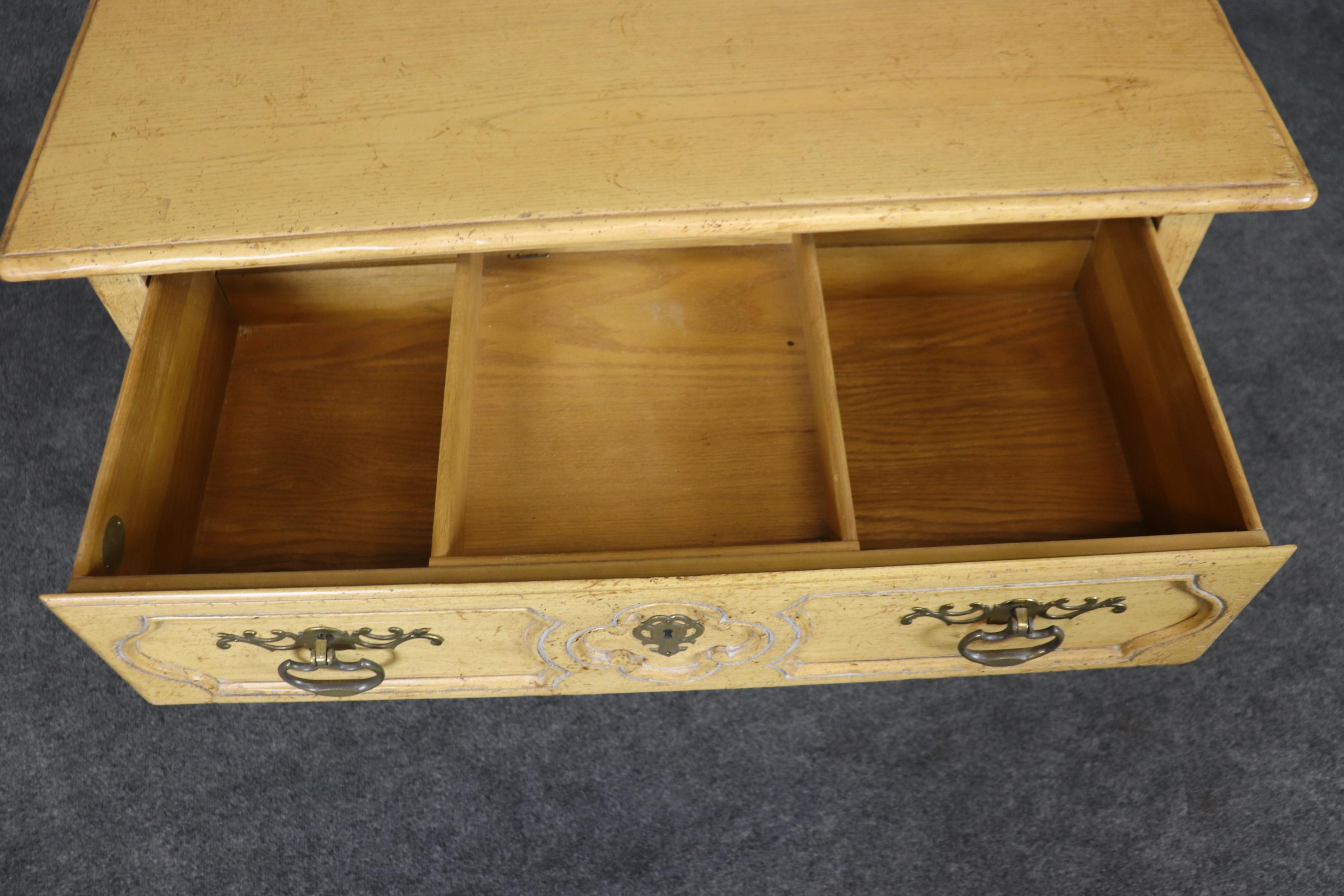 Buffet con server in stile Provance francese Luigi XV di Baker Furniture Company in vendita 9