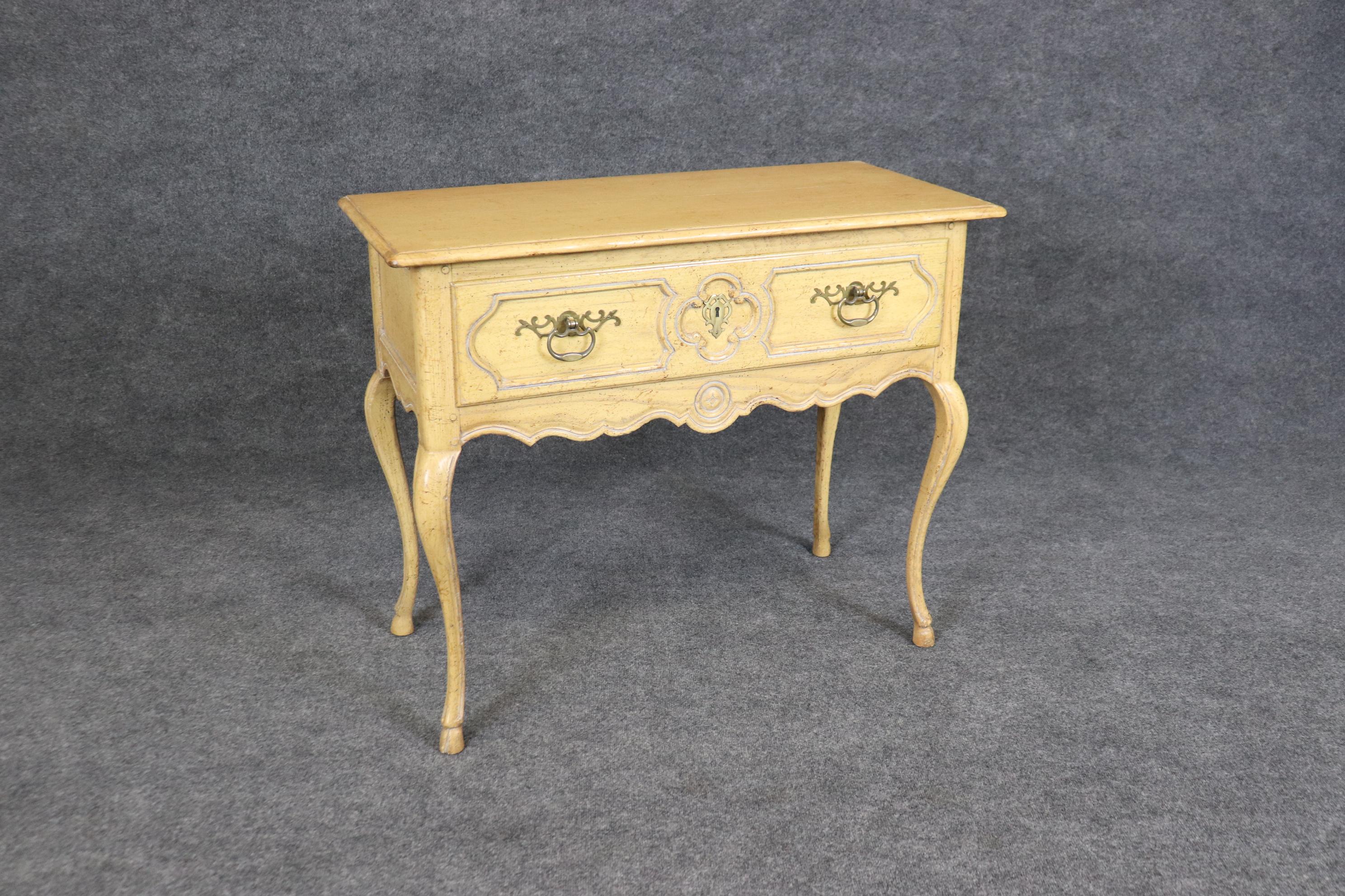 Buffet con server in stile Provance francese Luigi XV di Baker Furniture Company In condizioni buone in vendita a Swedesboro, NJ