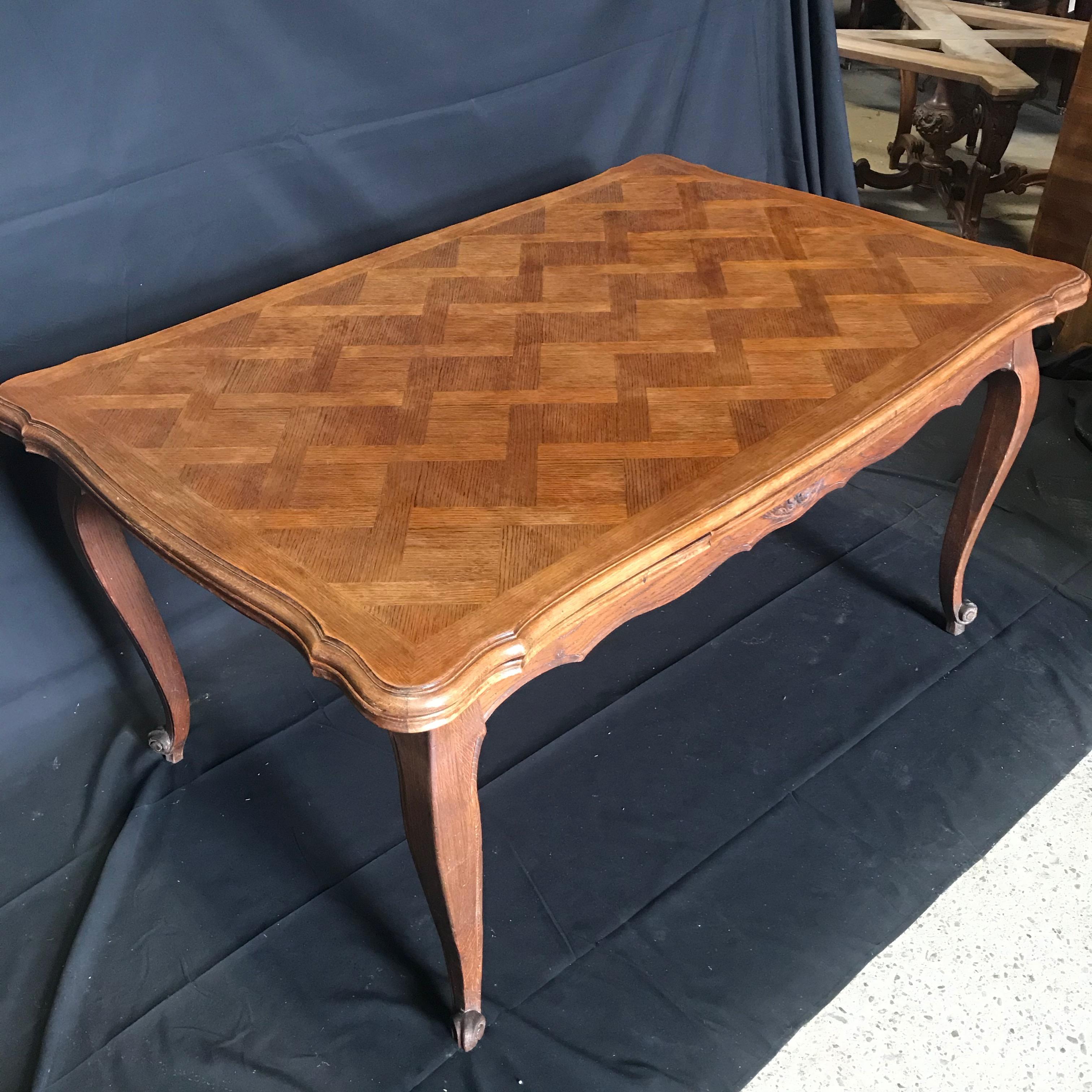  Country French Provincial Antique Parquetry Oak Extension Dining Table In Excellent Condition In Hopewell, NJ