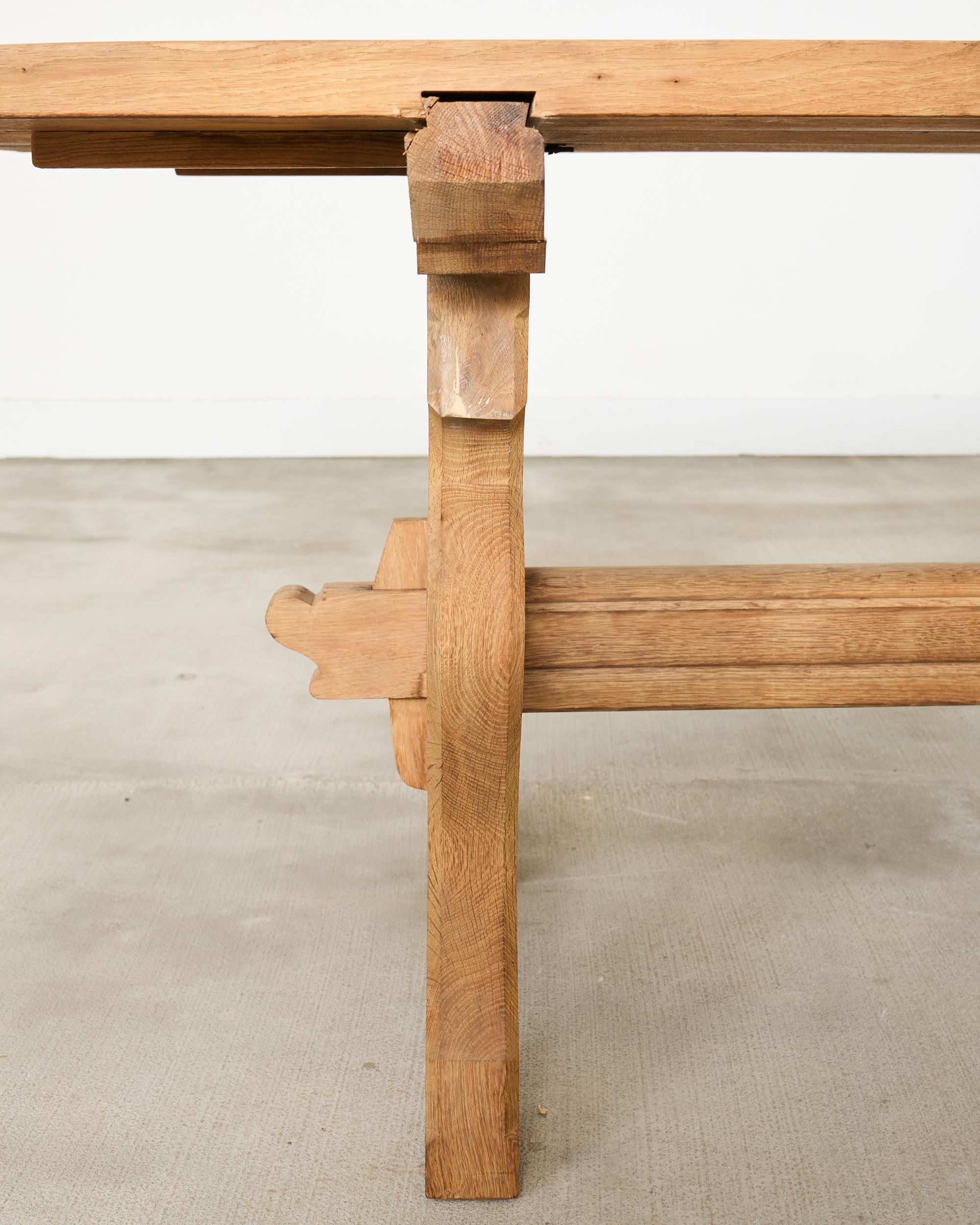 Table de salle à manger de campagne en chêne blanchi en vente 8