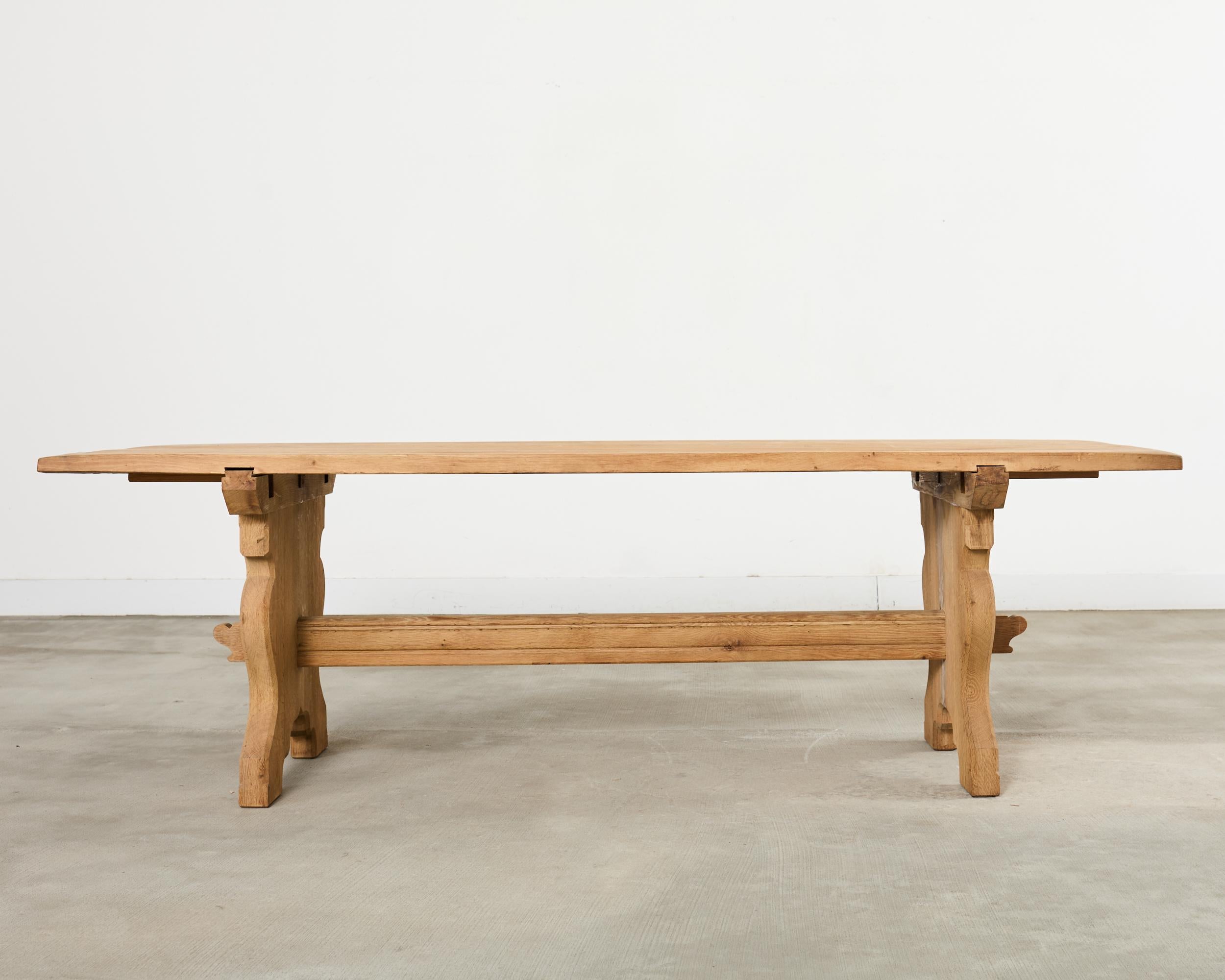 Table de salle à manger de campagne en chêne blanchi en vente 12