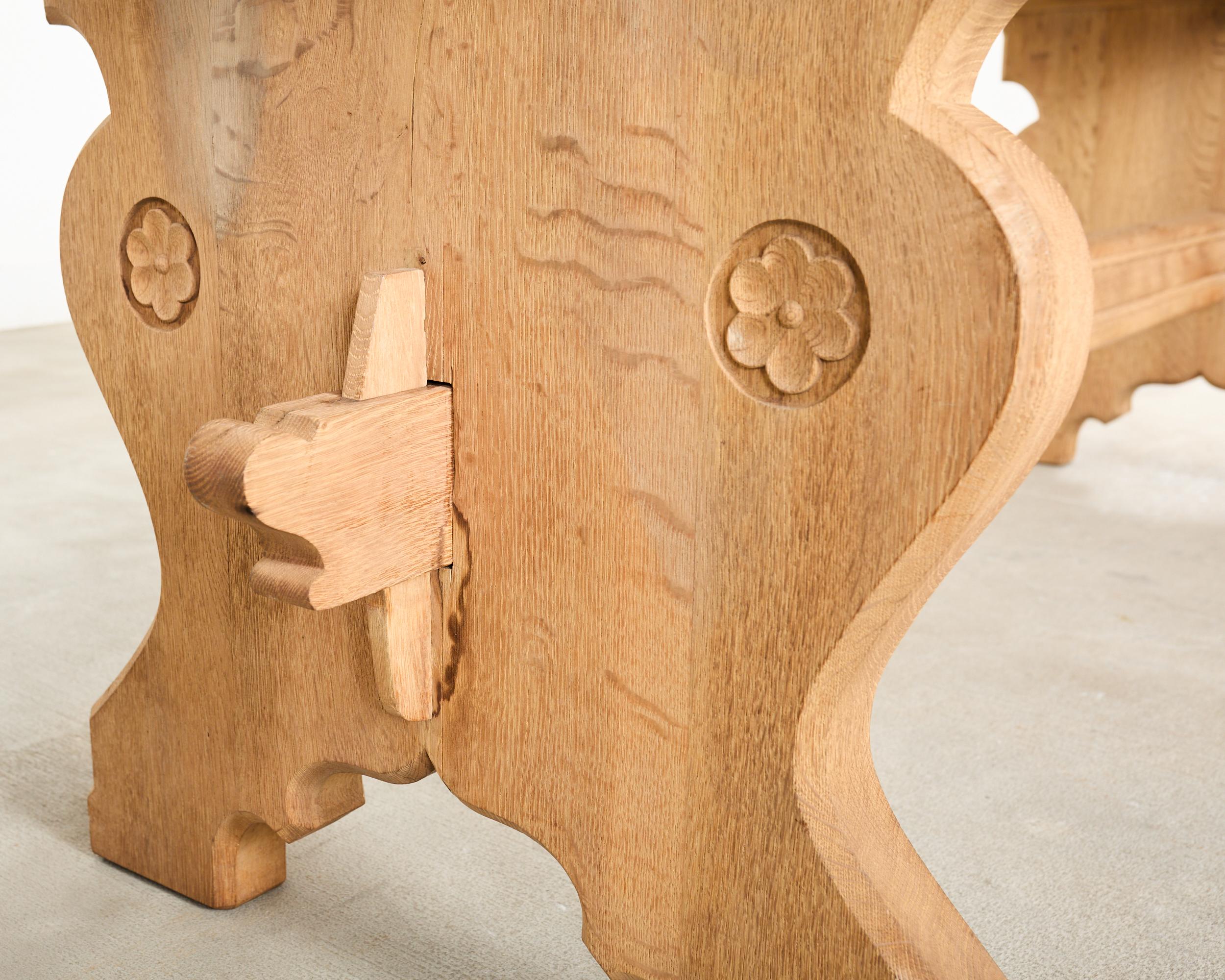 Table de salle à manger de campagne en chêne blanchi en vente 1