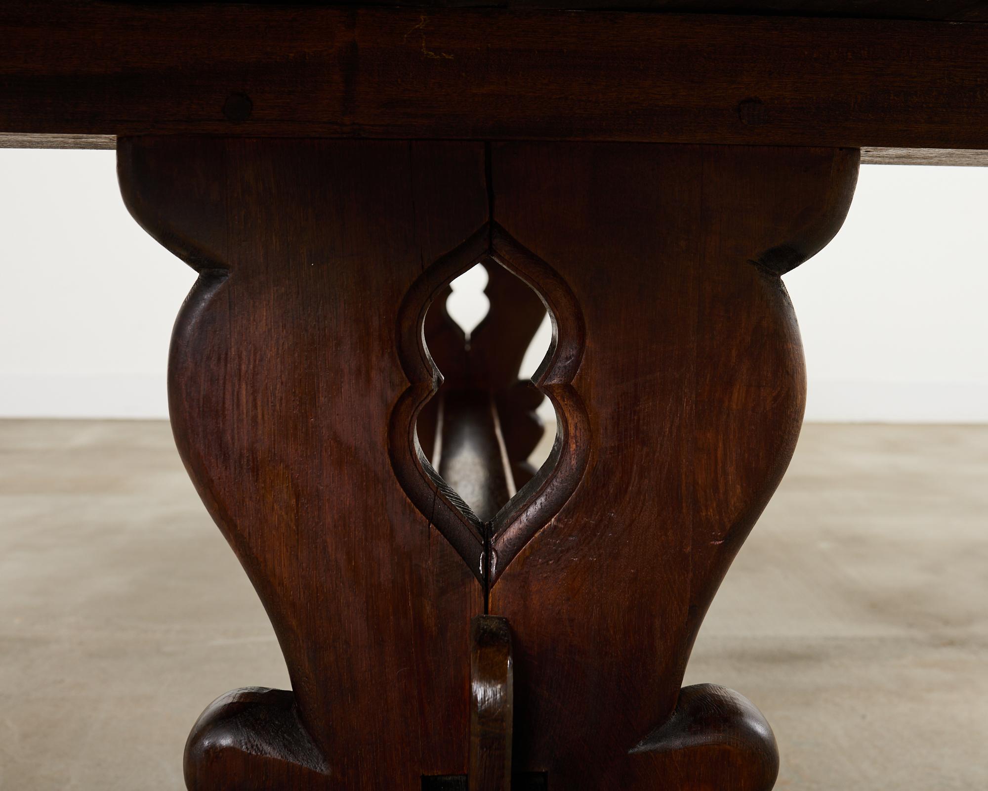 Mesa de comedor Country French Provincial Oak Farmhouse Finales Demilune en venta 6