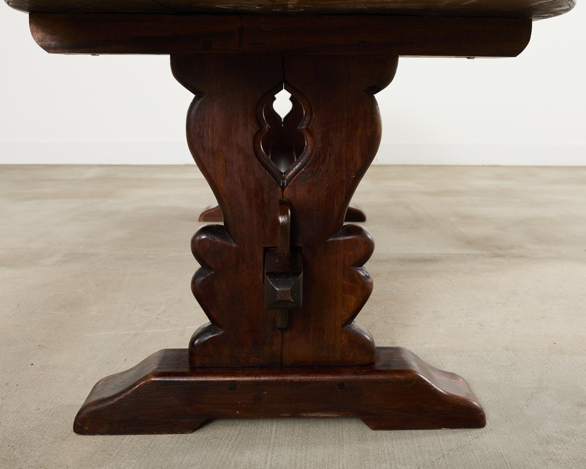 Mesa de comedor Country French Provincial Oak Farmhouse Finales Demilune en venta 9