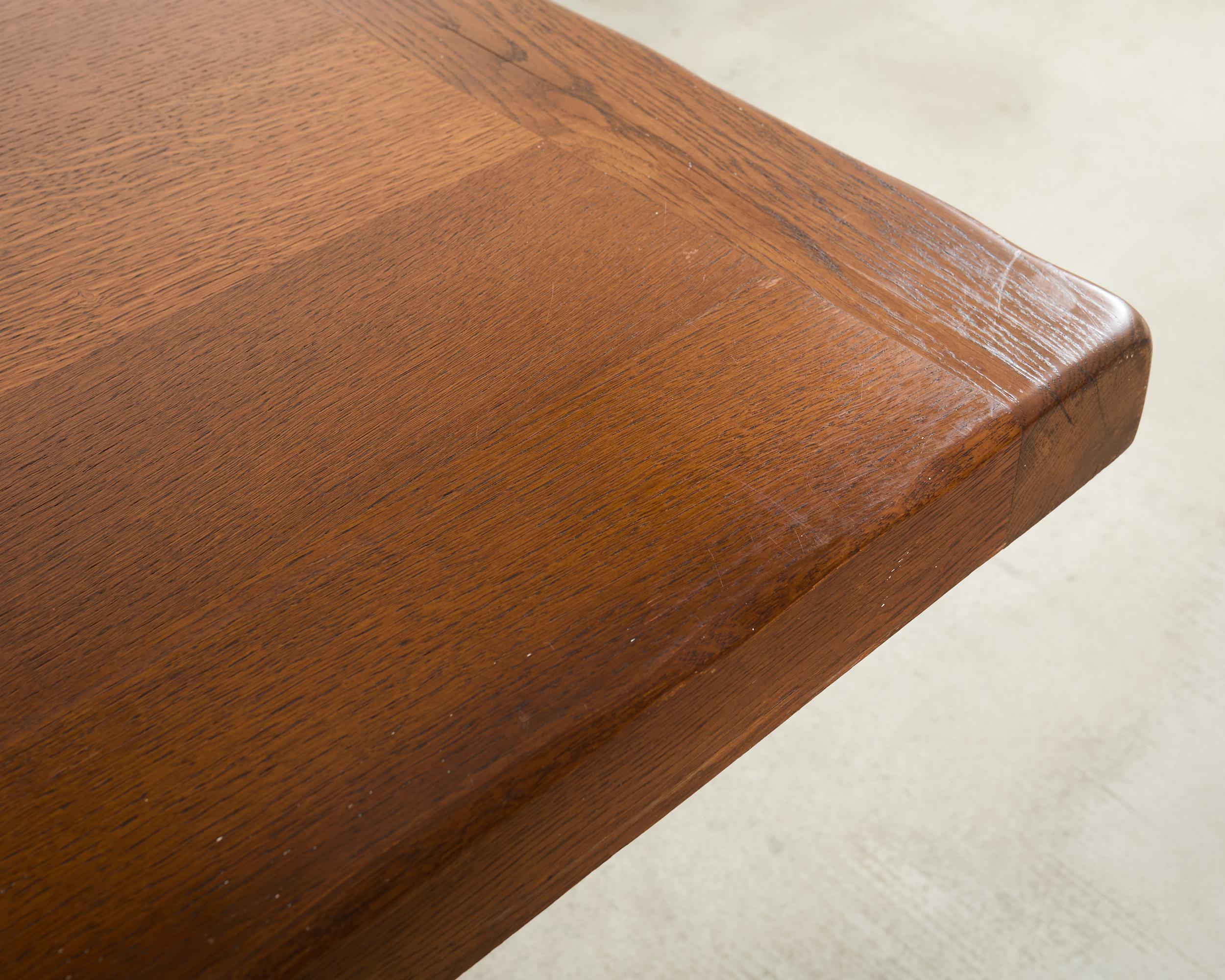 Table à manger à tréteaux en chêne de style rustique 9 pieds en vente 8