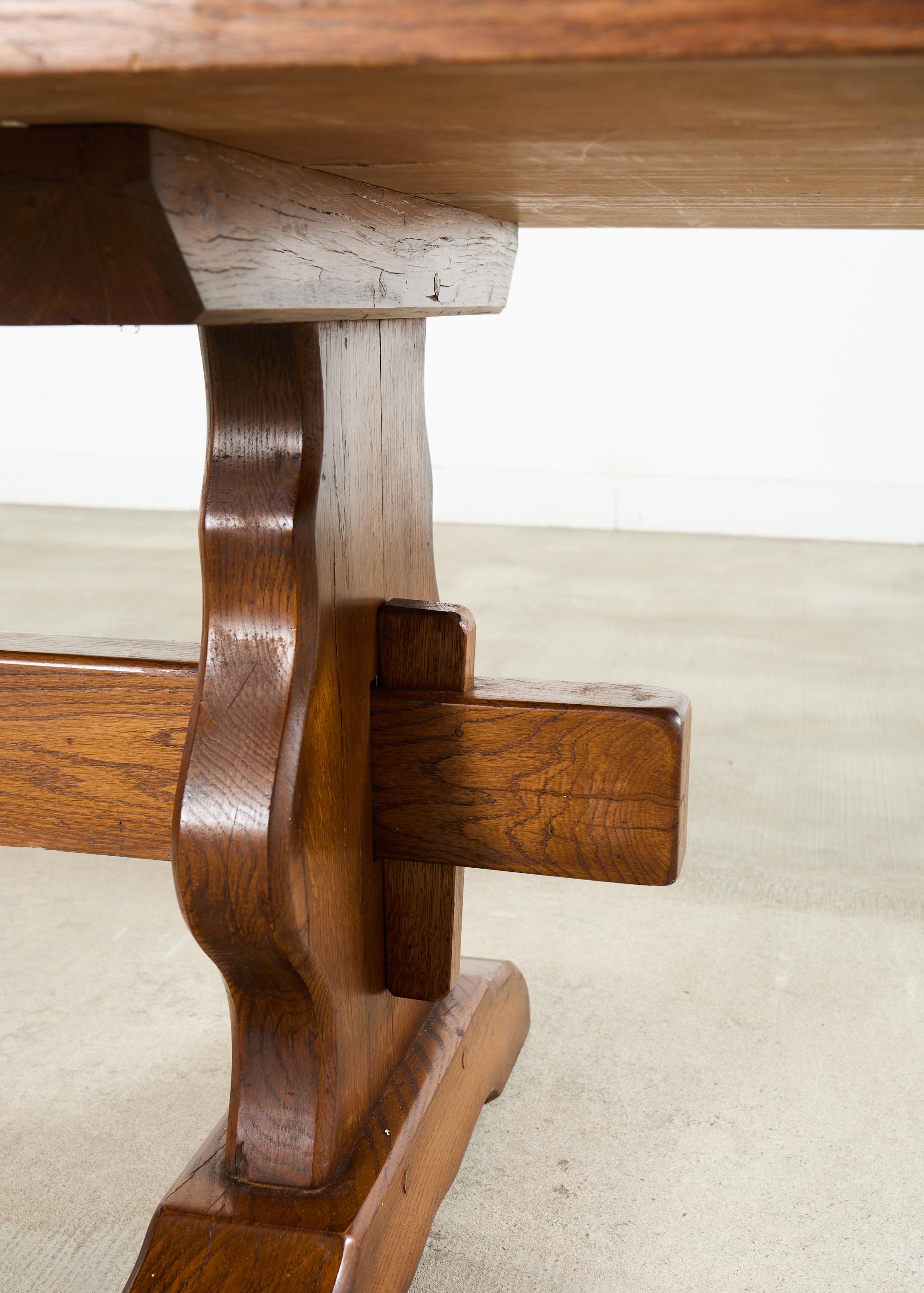 Table à manger à tréteaux en chêne de style rustique 9 pieds en vente 9