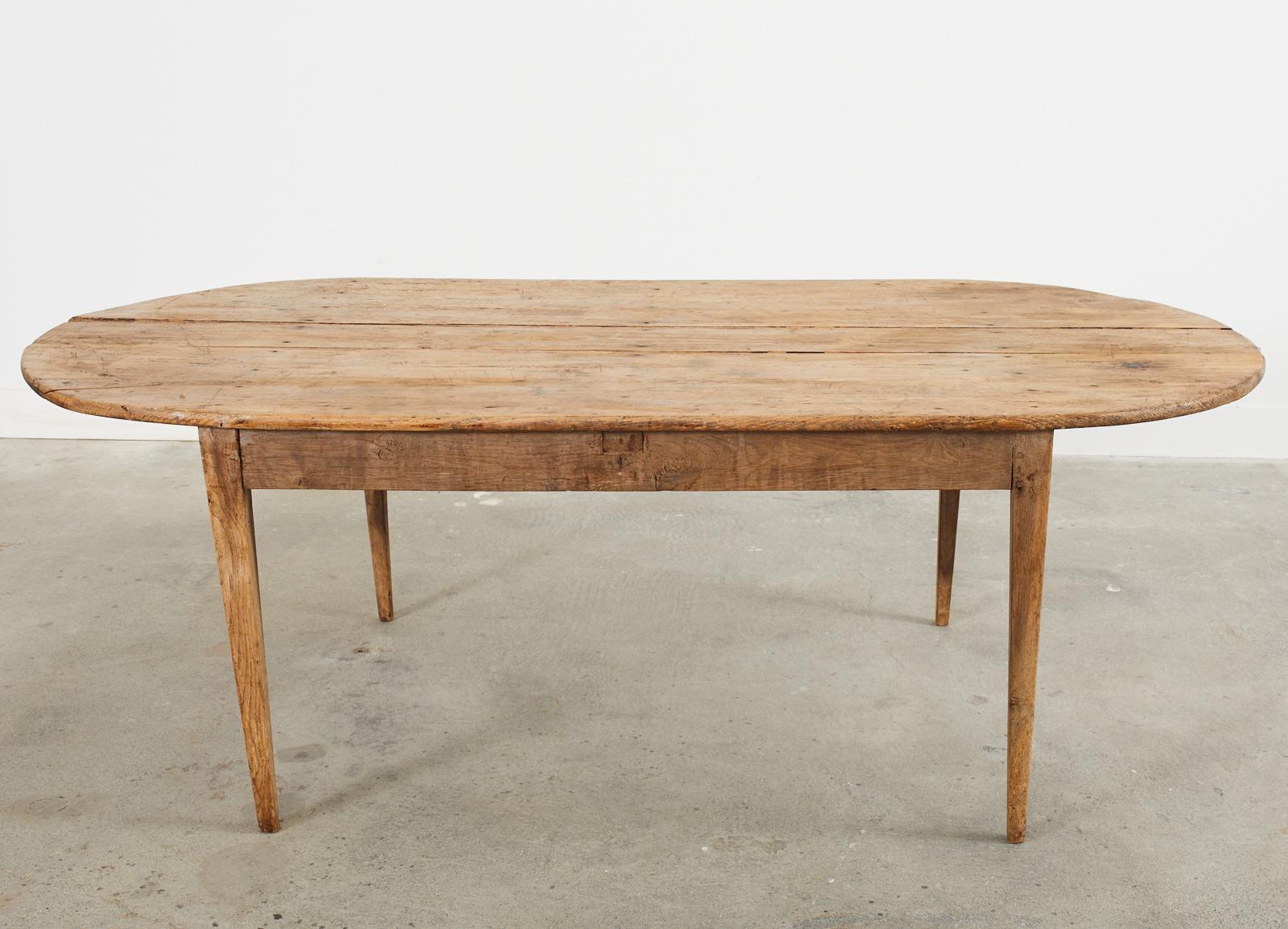 Country French Provincial Pine Farmhouse Oval Dining Table In Distressed Condition In Rio Vista, CA