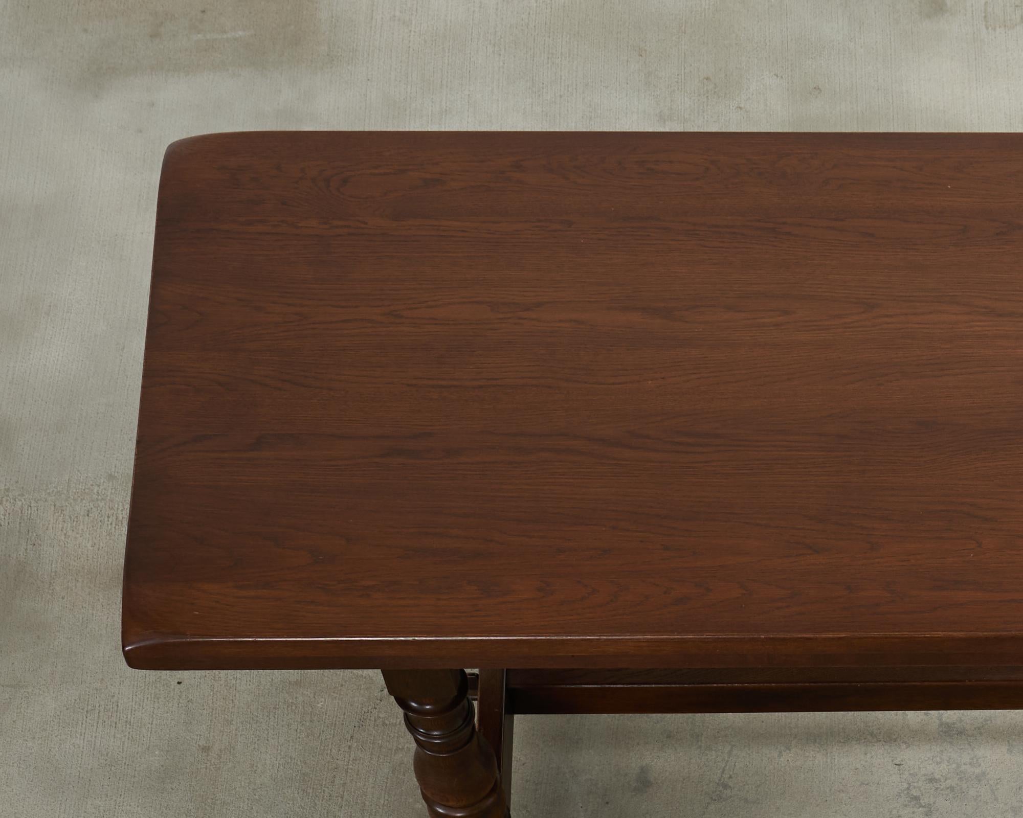Table à manger à tréteaux de ferme en chêne de style provincial français en vente 5