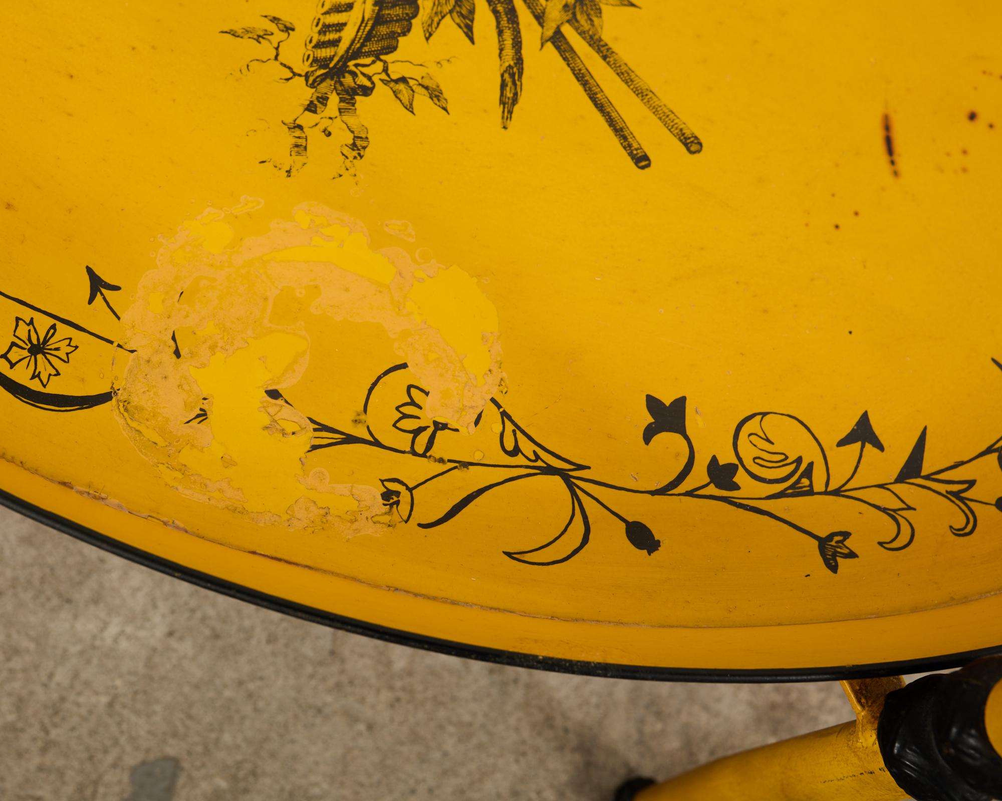 Table à plateaux à deux niveaux de style provincial français en vente 9