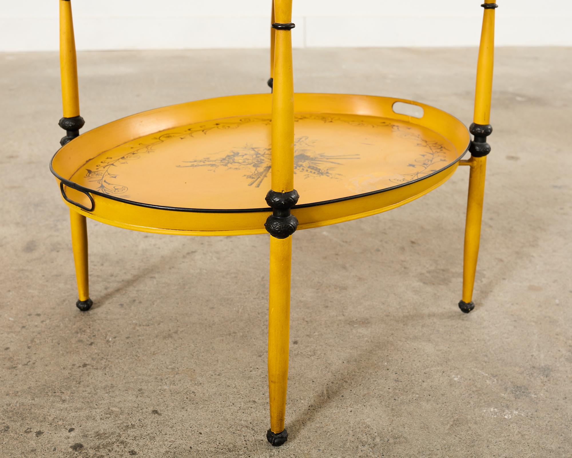 Table à plateaux à deux niveaux de style provincial français en vente 1