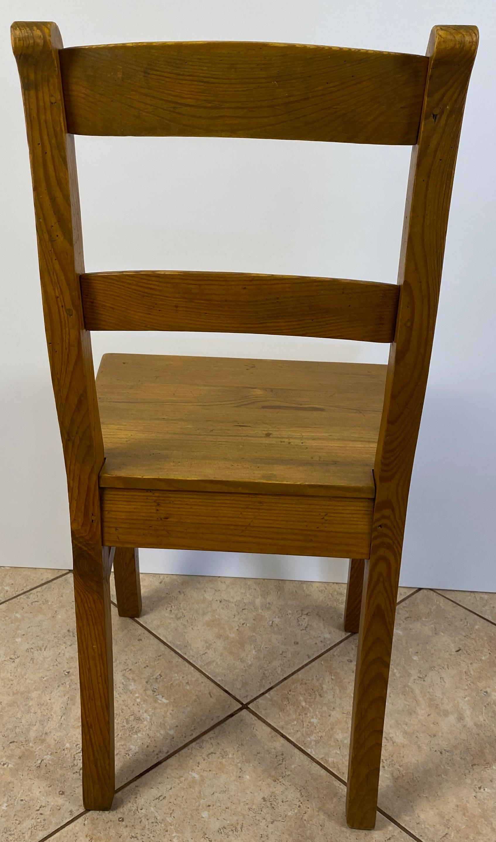 Juego de 5 sillas de comedor de madera de estilo provincial francés campestre en Bueno estado para la venta en Miami, FL