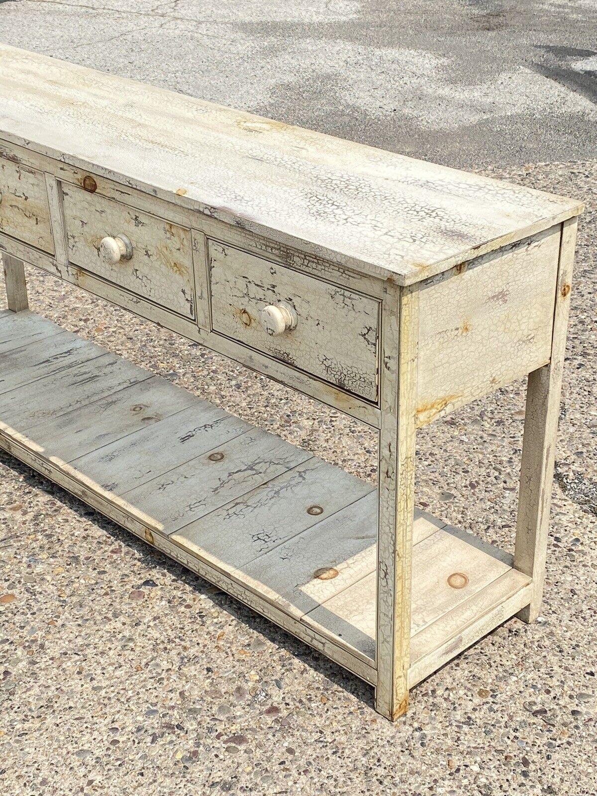 Französisches Barn Chic Weißes Sideboard mit 3 Schubladen im Landhausstil, lackiert (Holz)