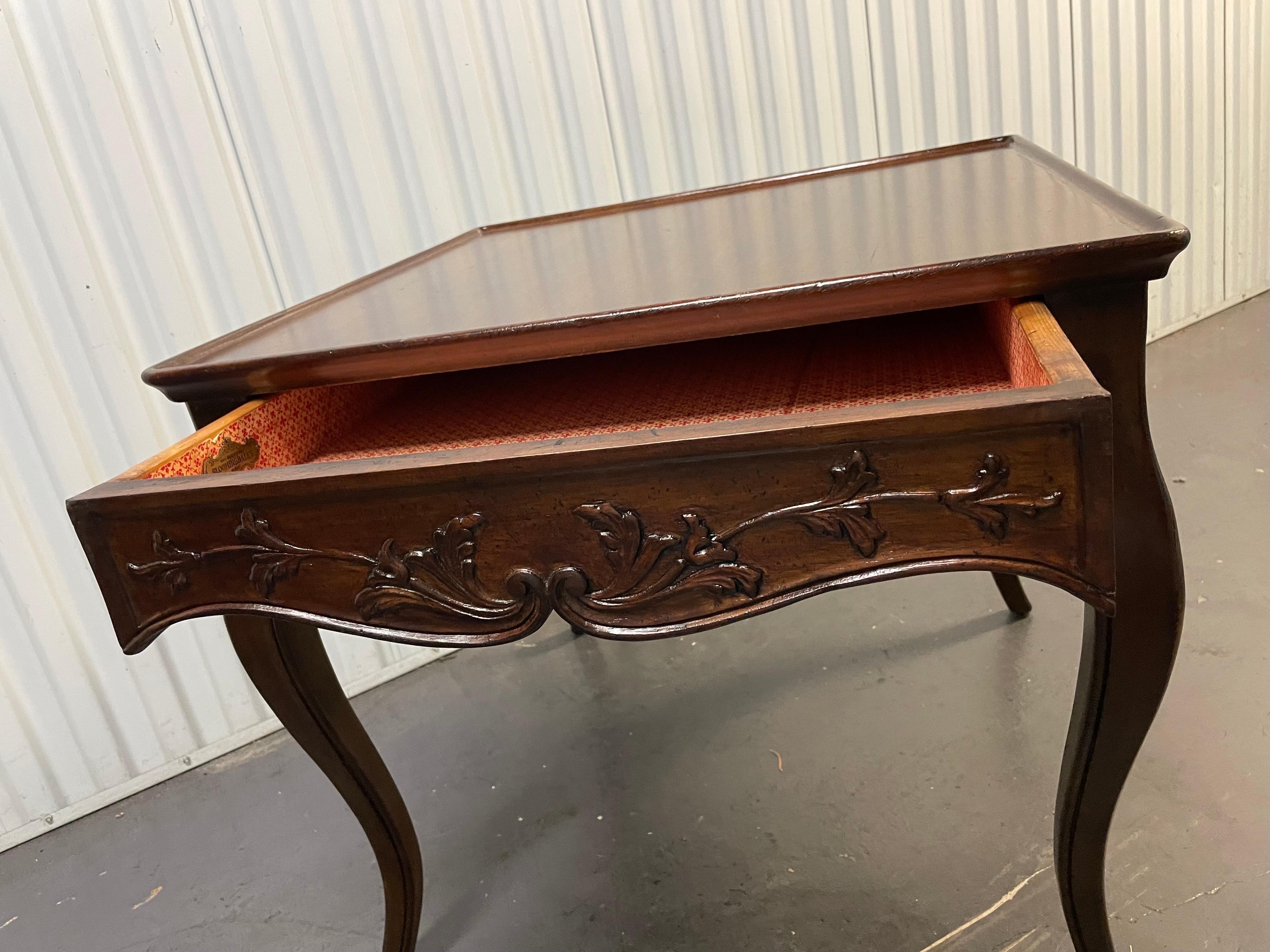 Table d'appoint de style campagnard français en vente 2