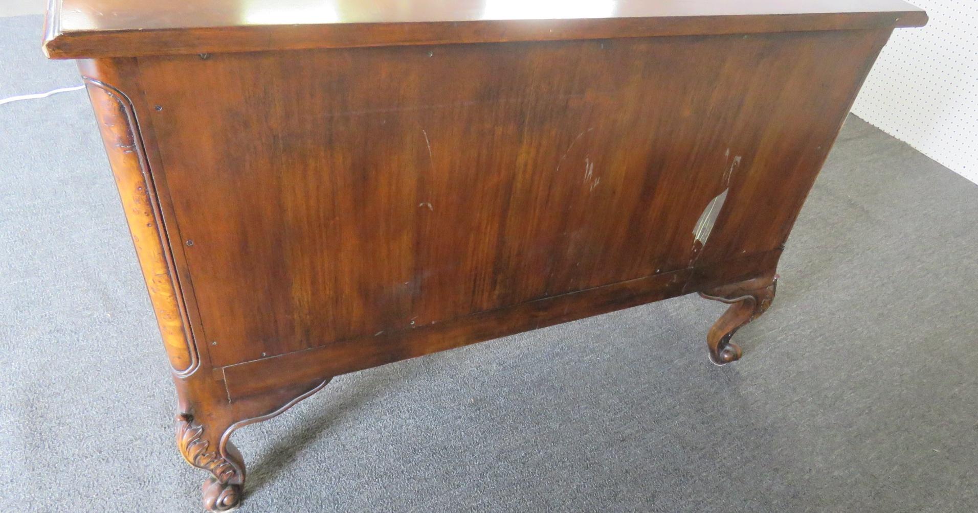 Country French Burled Walnut Style Commode Dresser Console Table In Good Condition In Swedesboro, NJ