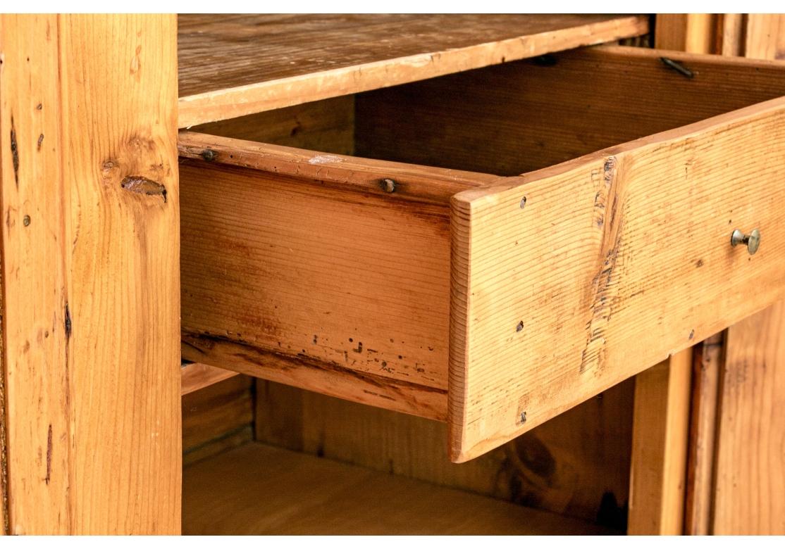 Armoire francese di pino a due partiAntique in vendita 6