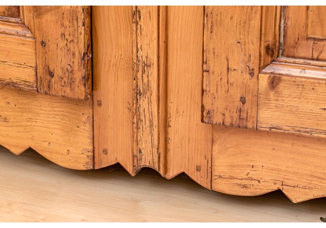 Armoire francese di pino a due partiAntique in vendita 4