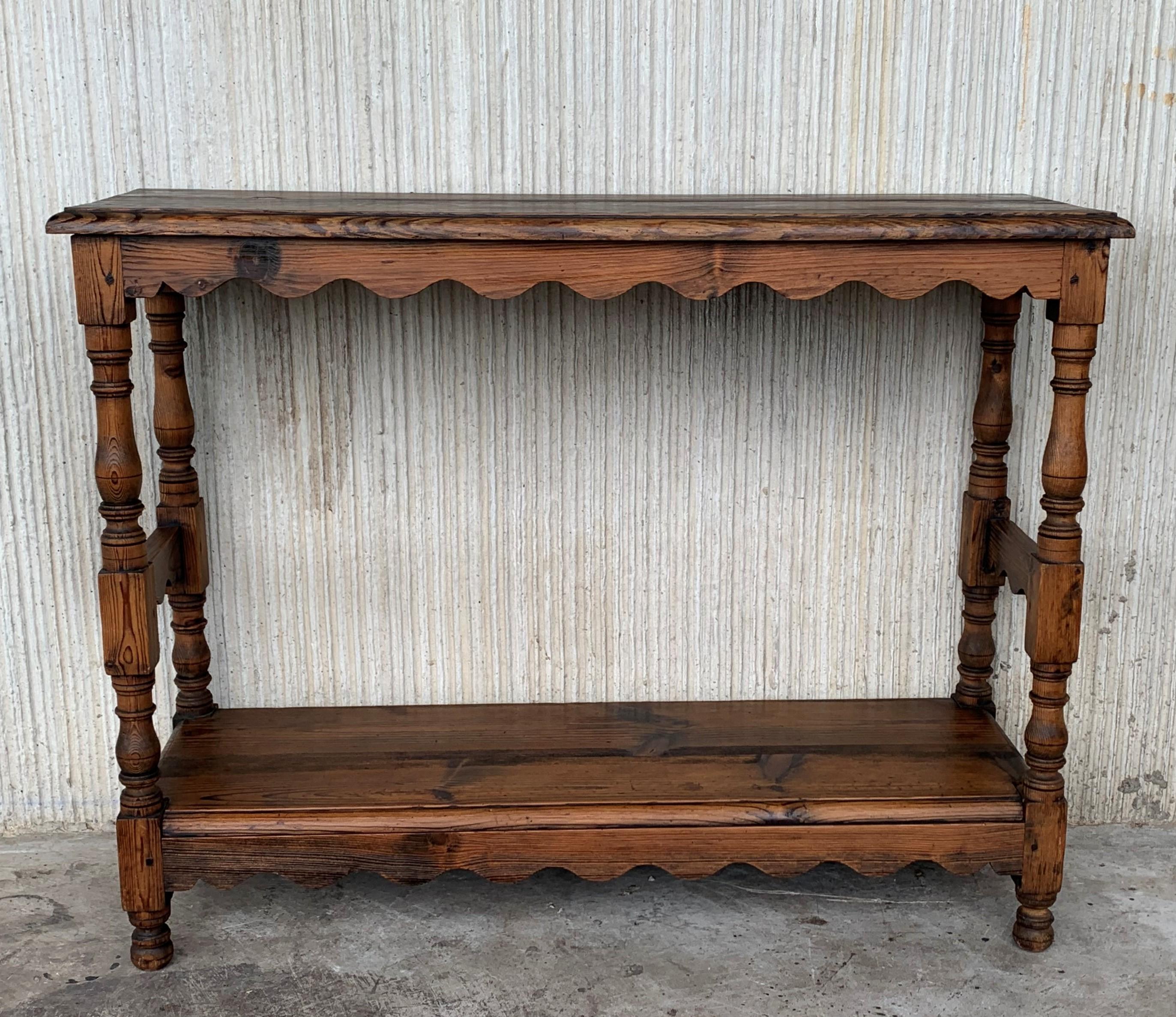 Stunning tall, large and oversized pine wood console or hallway table, circa 1920s. Perfect for the Country style enthusiast or shabby chic lover although, this table would sit very well indeed within any country home decor design.

Measure: