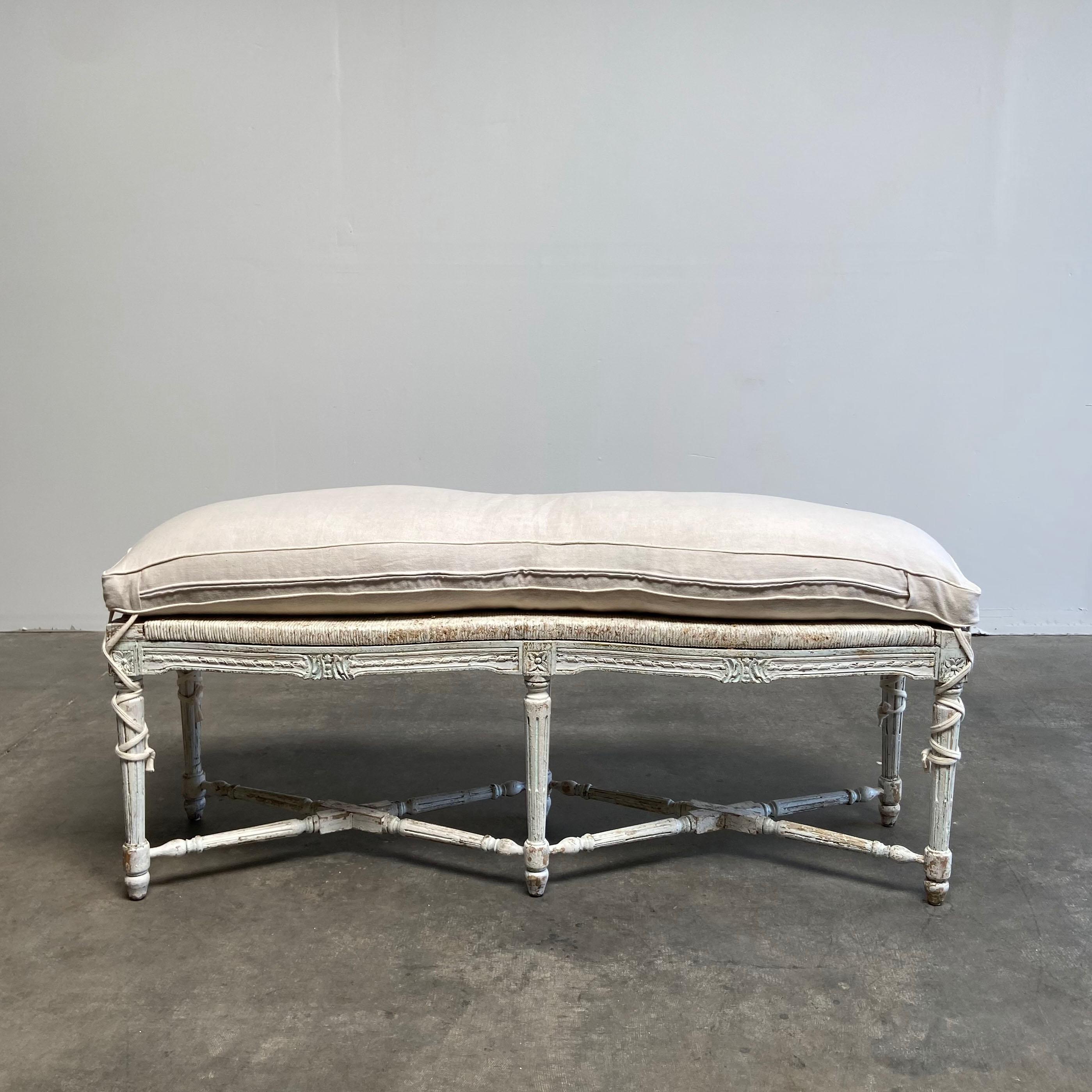 Country French Vintage Painted Rush Bench with Linen and Down Cushion In Good Condition In Brea, CA