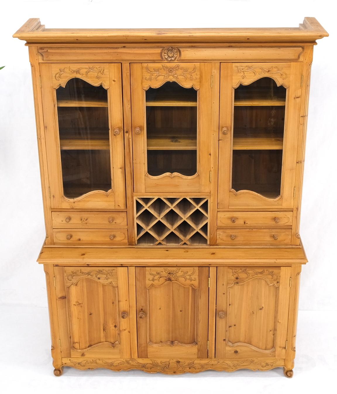 Country French Vintage Wine Rack Two-Piece Pine Step-Back Hutch In Good Condition For Sale In Rockaway, NJ