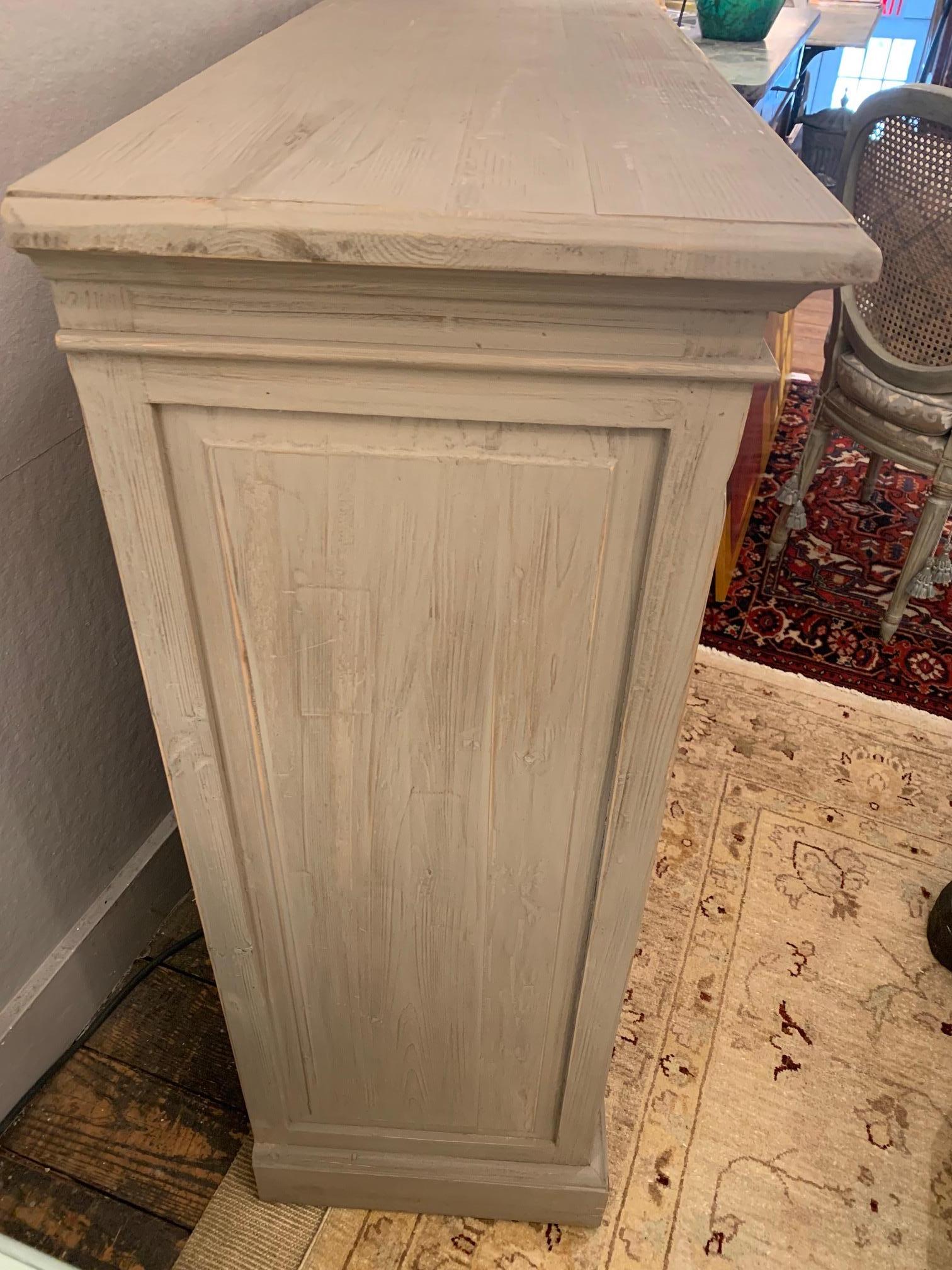 Country Fresh Painted Pine Cabinet with Glass Doors In Good Condition For Sale In Hopewell, NJ