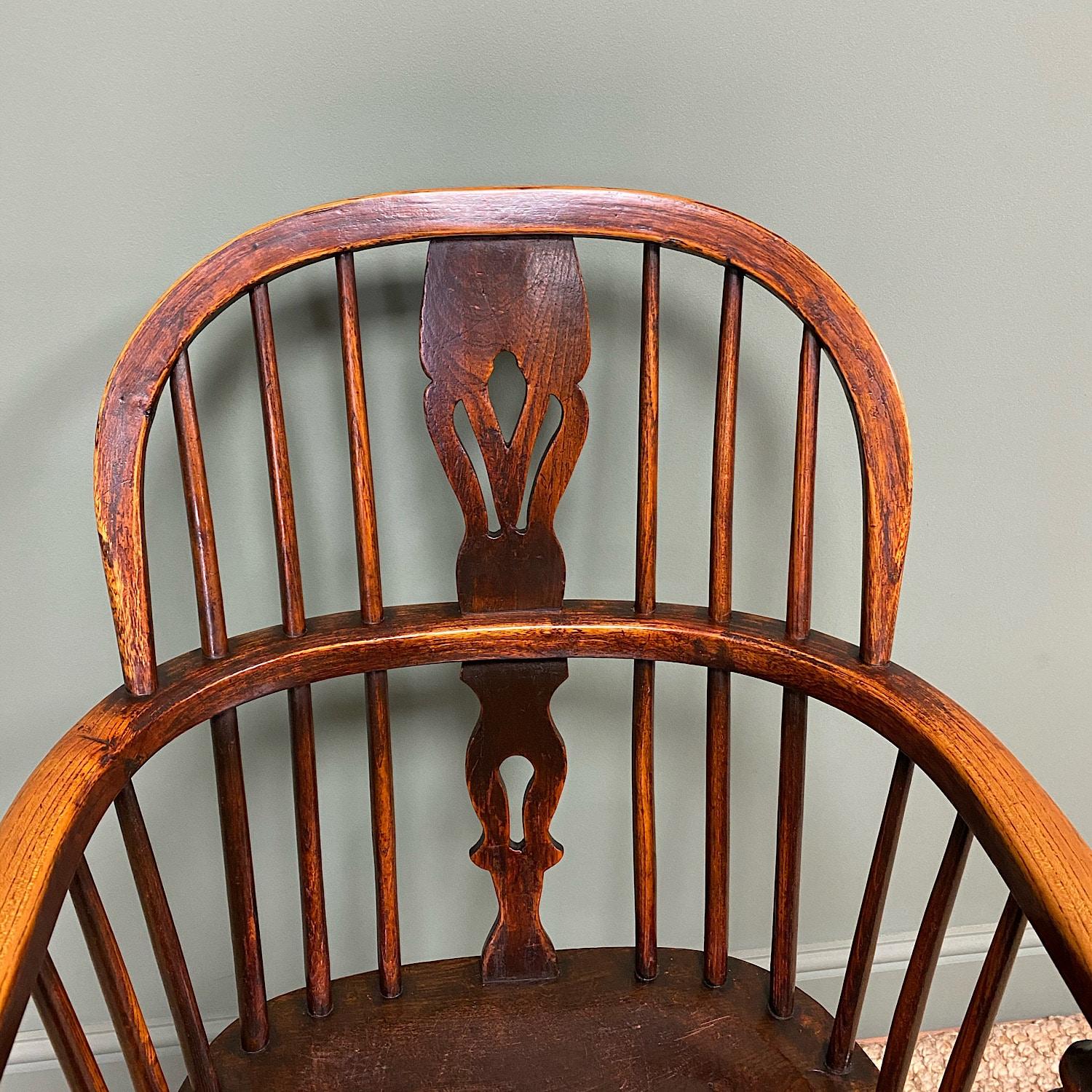 George III Country House 19th Century Georgian Oak and Elm Antique Windsor Chair For Sale